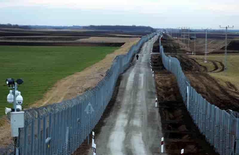 La hongrie conservera sa politique restrictive pour les migrants