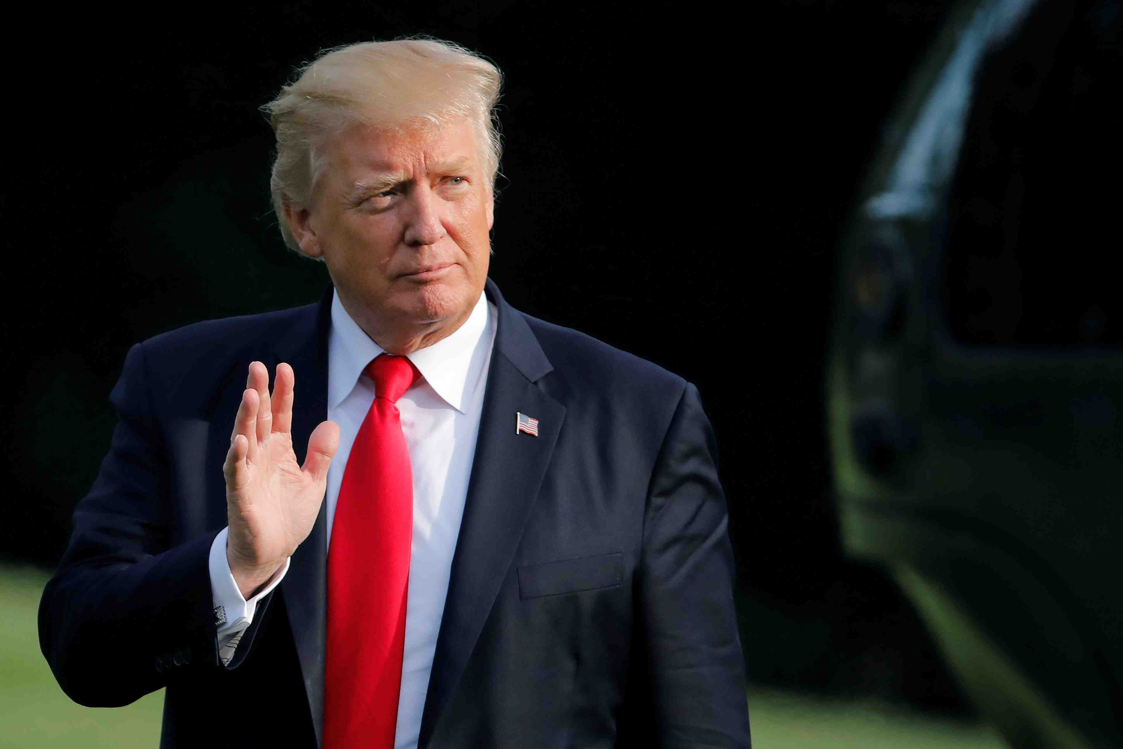 Trump va tester quatre prototypes de mur avec le mexique