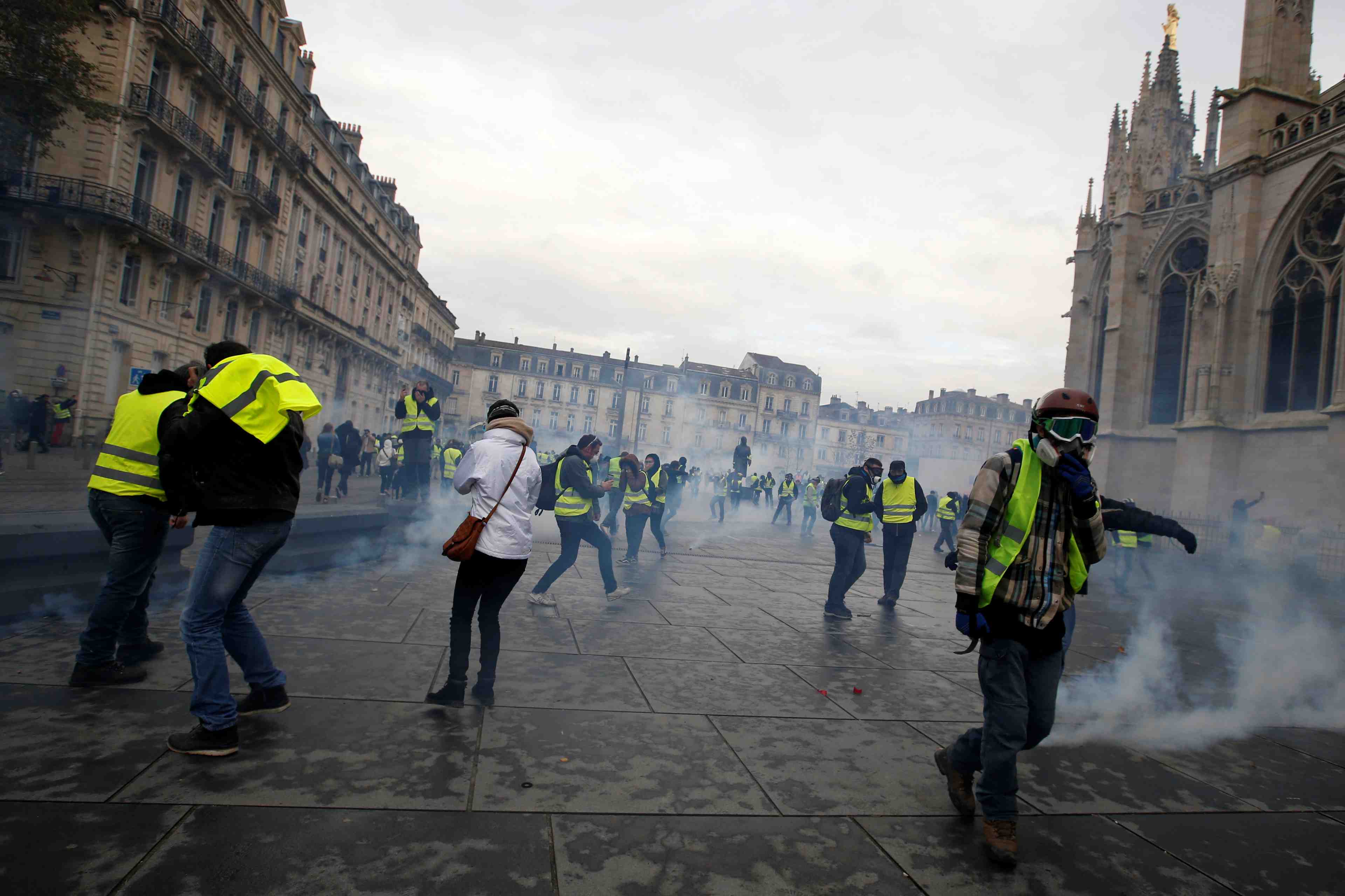 Gilets jaunes: 93% des commercants de bordeaux touches