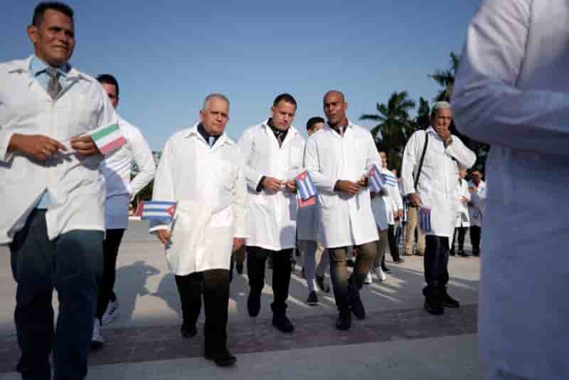 Coronavirus: une equipe de medecins cubains en renfort en italie