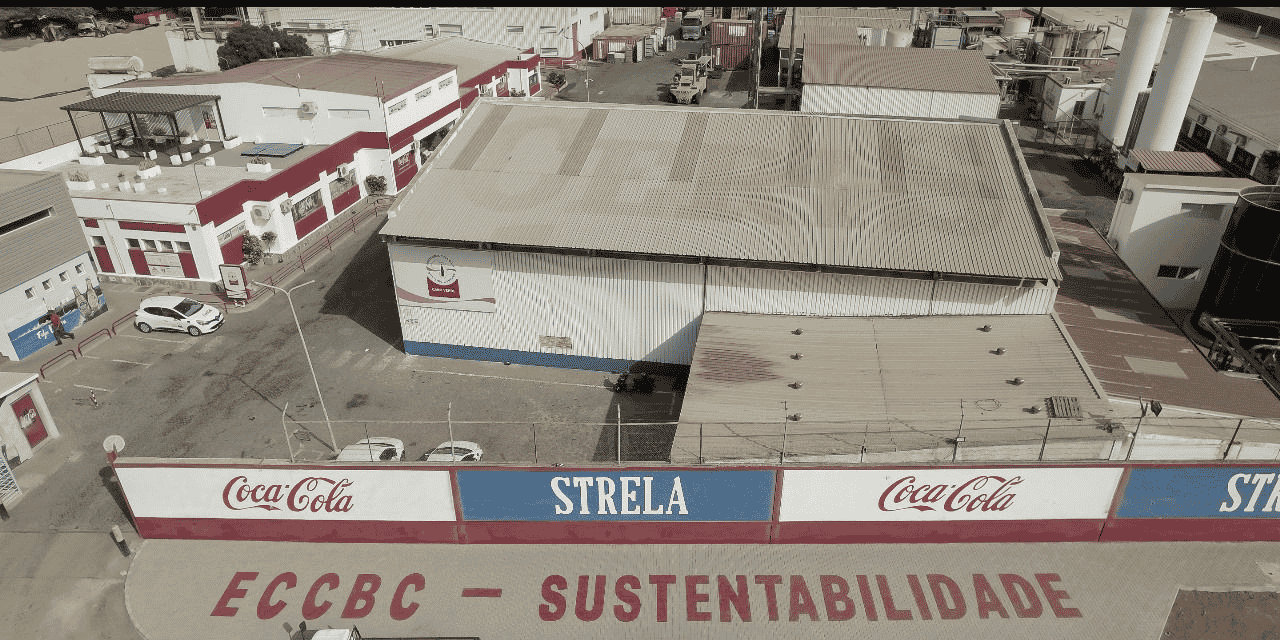 Au Cap-vert, la société chargée de l'embouteillage du Coca-Cola indique n'utiliser que de l'eau de mer désalinisée dans son process industriel.