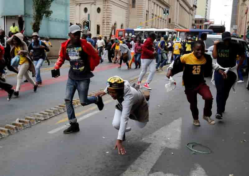Incidents en marge d'une manifestation anti-zuma a johannesburg