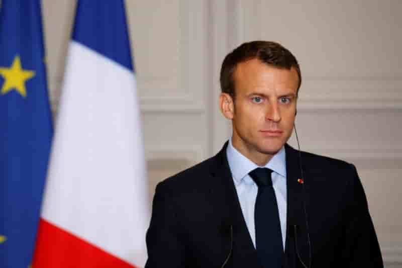 Emmanuel macron condamne une agression de policiers