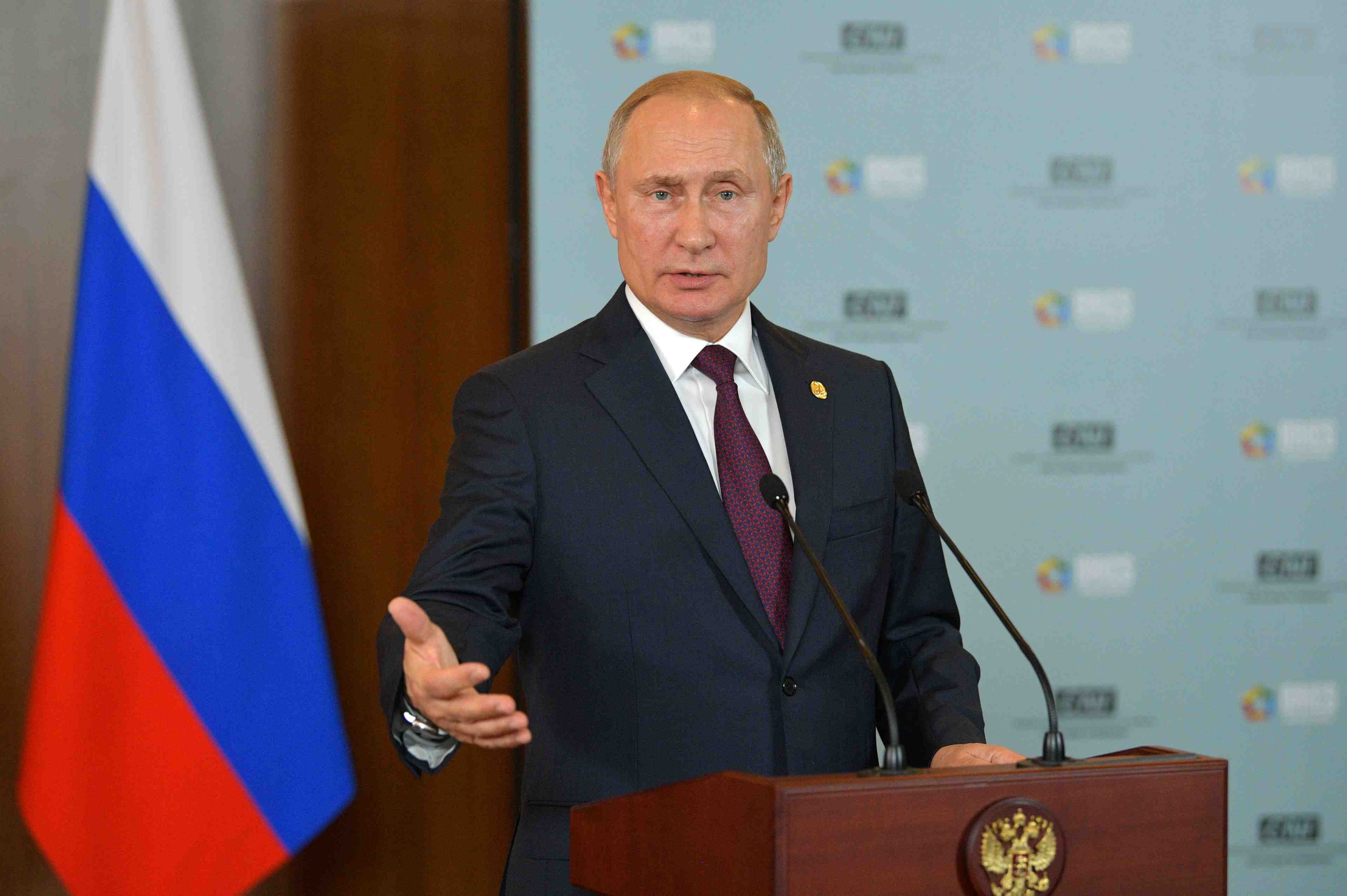 Ukraine: moscou confirme la venue de poutine a paris le 9/12