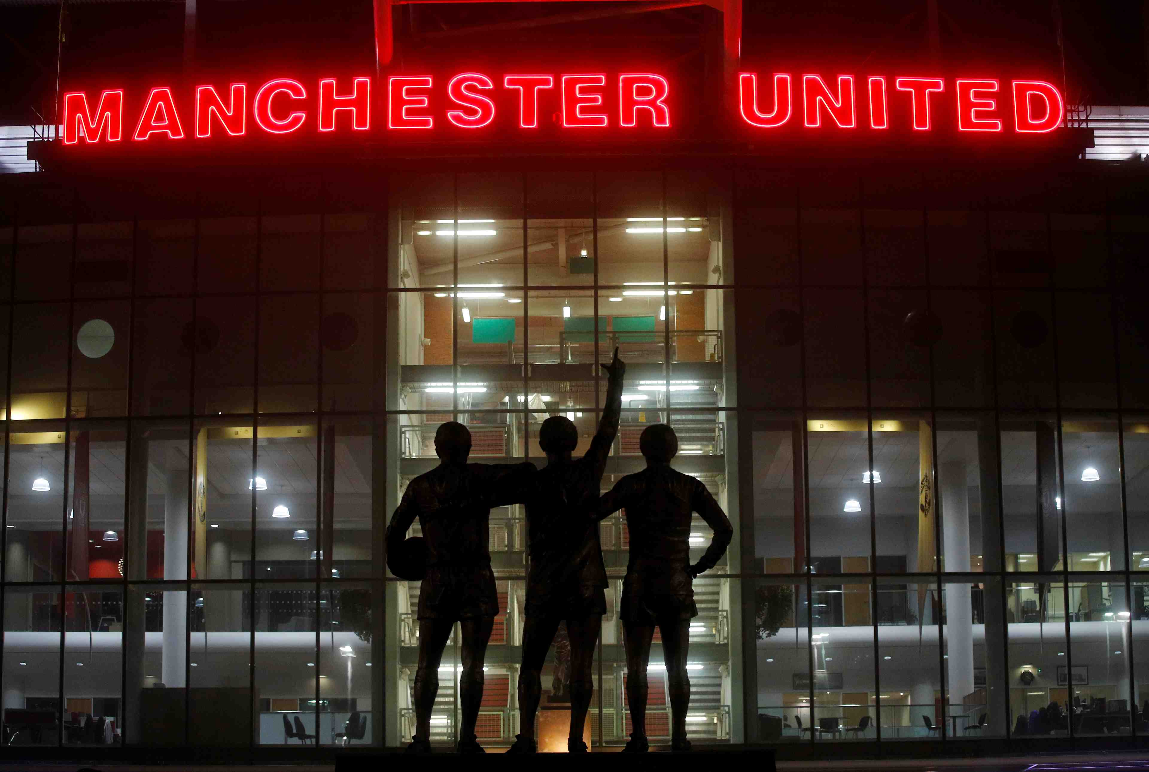 Les joueurs de manunited vont reverser 30% de leur salaire a la nhs