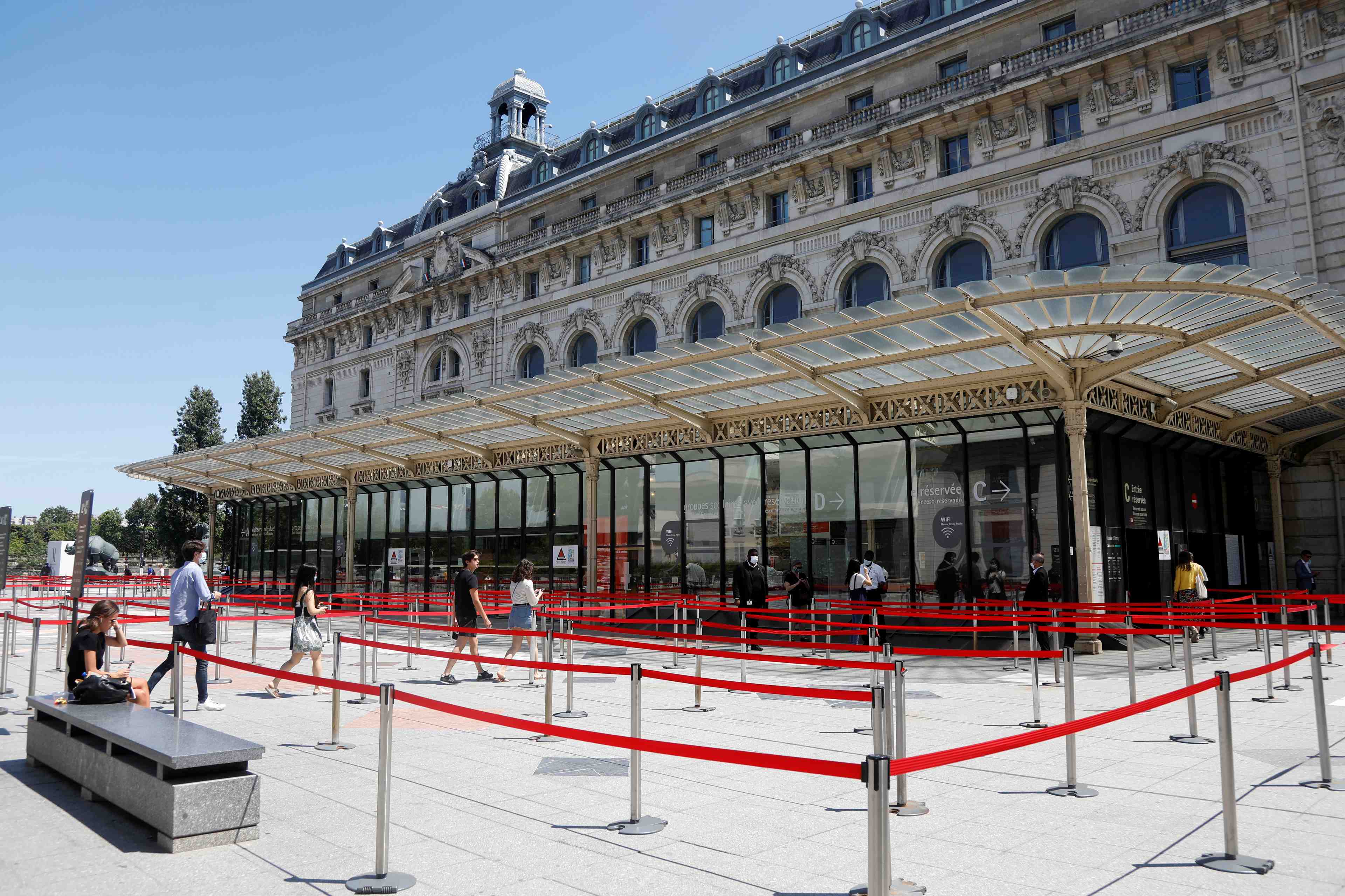 Le musee d'orsay rouvre au public