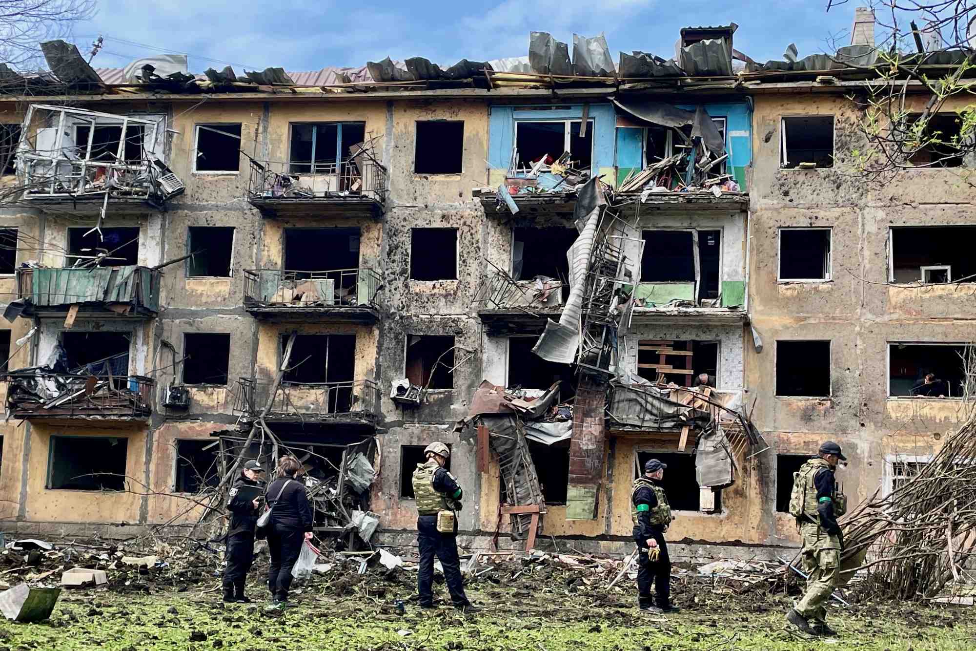 L'ukraine dit que la russie pilonne le donbass, sans pouvoir s'emparer de ses objectifs