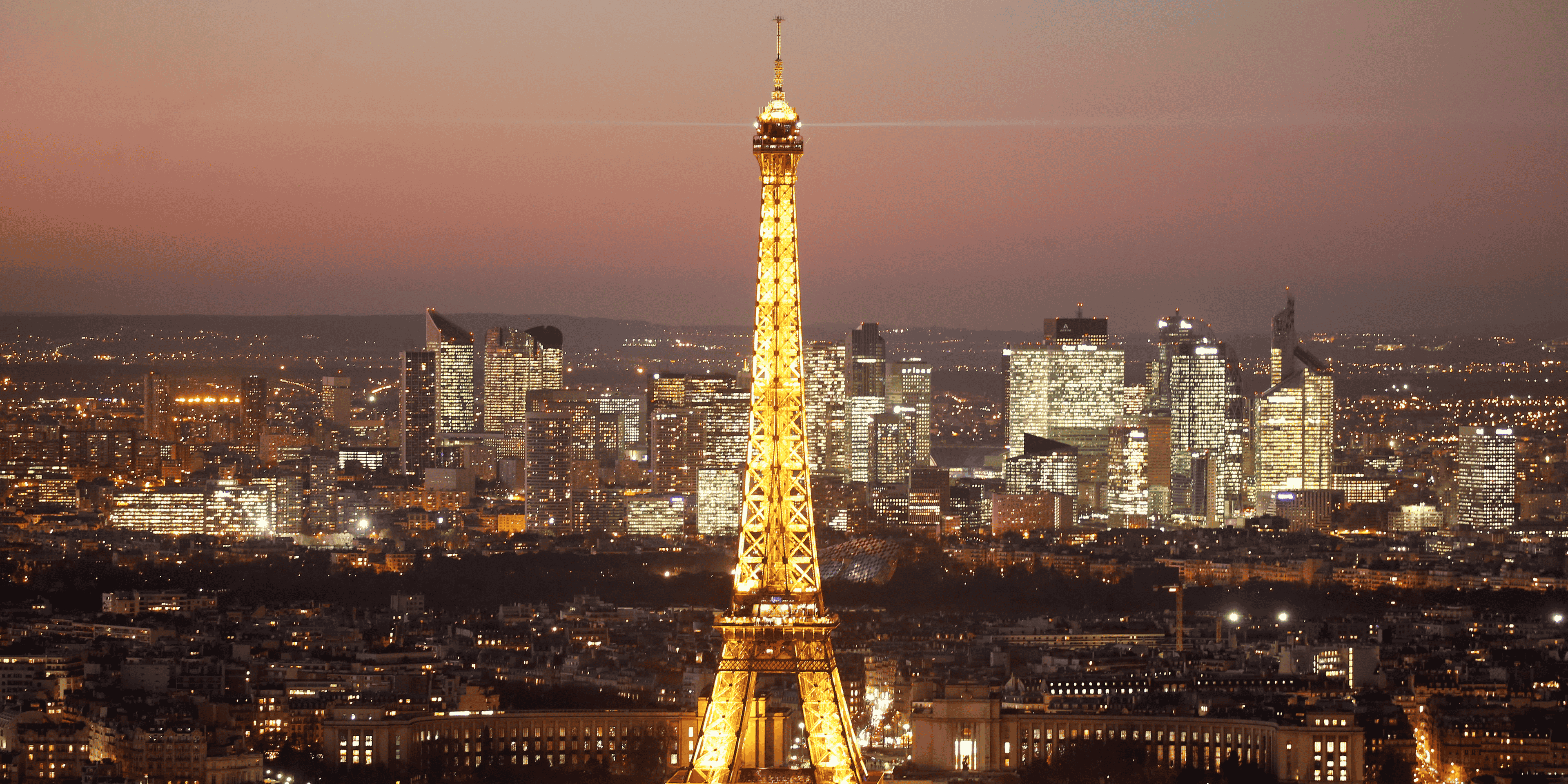 tour Eiffel nuit illuminée Paris