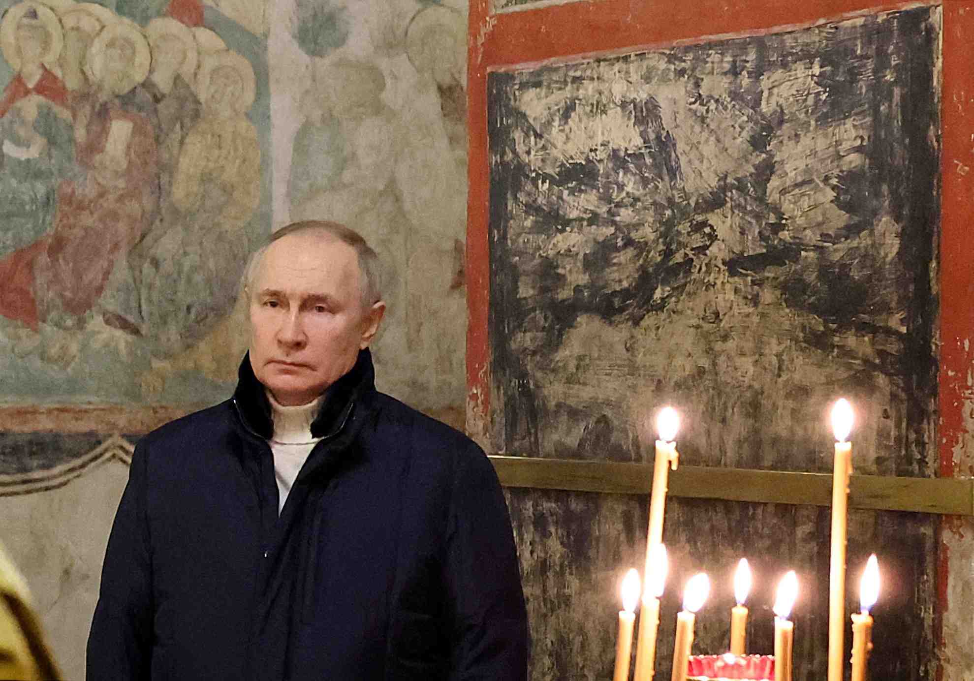 Photo du president russe vladimir poutine qui a assiste au service de noel orthodoxe a moscou