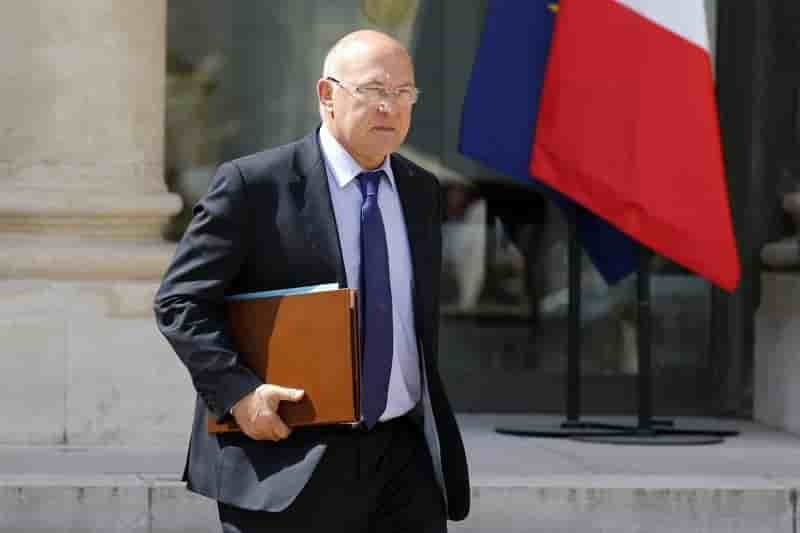 Sapin tient bon sur le pacte malgré l'appel des 100 députés