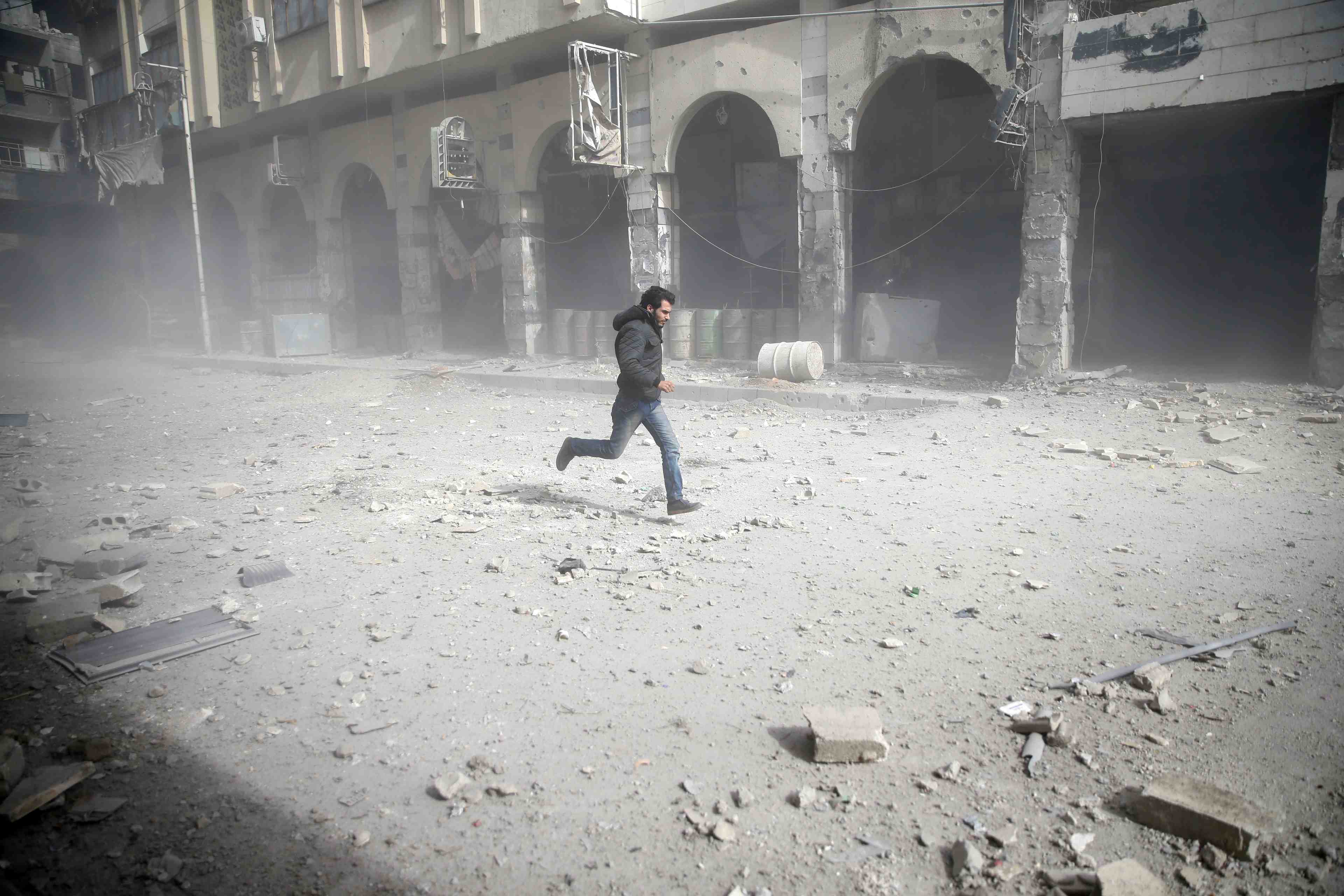 Nouveaux raids aeriens dans la ghouta, 23 civils tues