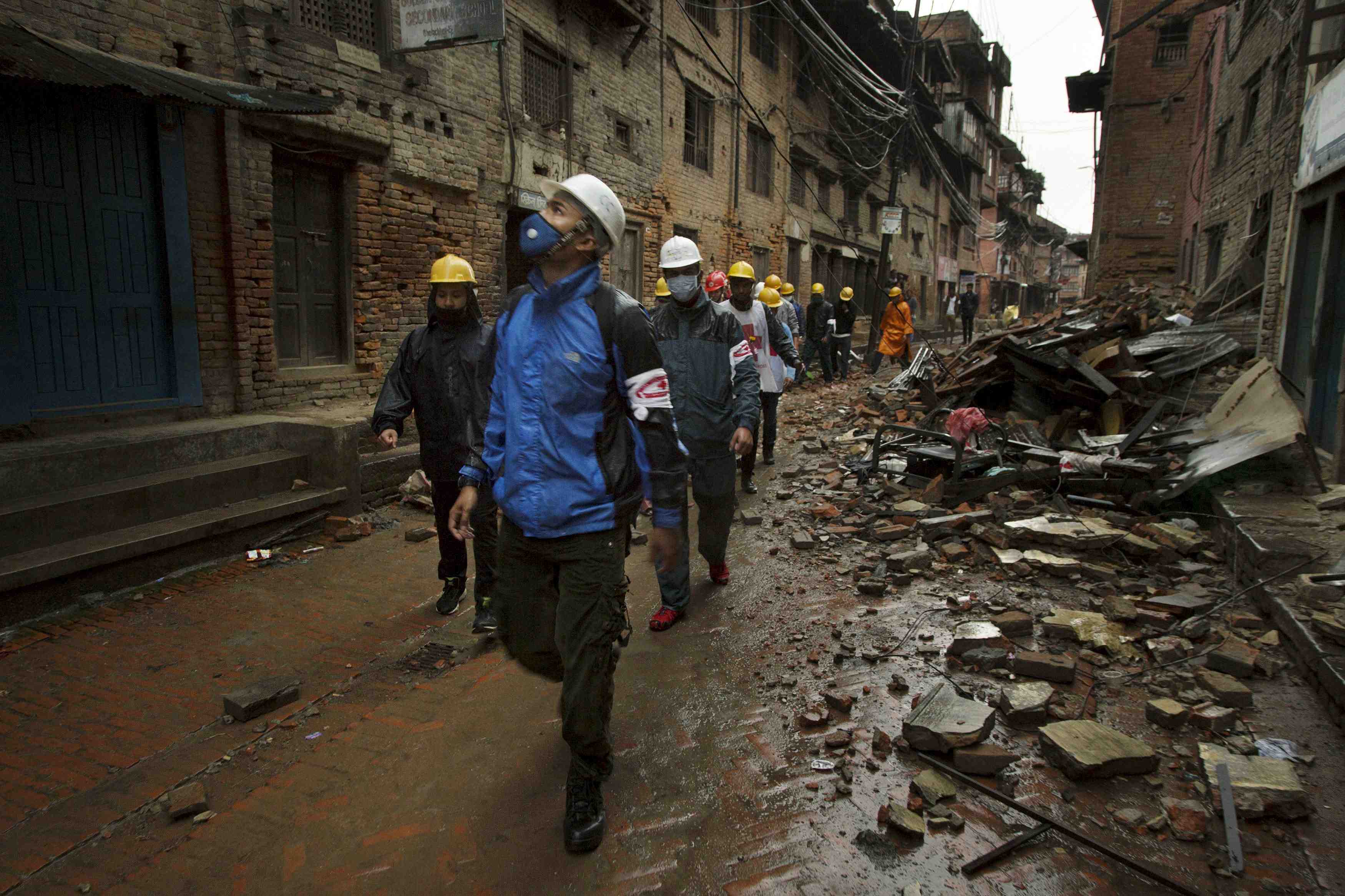 Le bilan du seisme au nepal depasse 5.000 morts