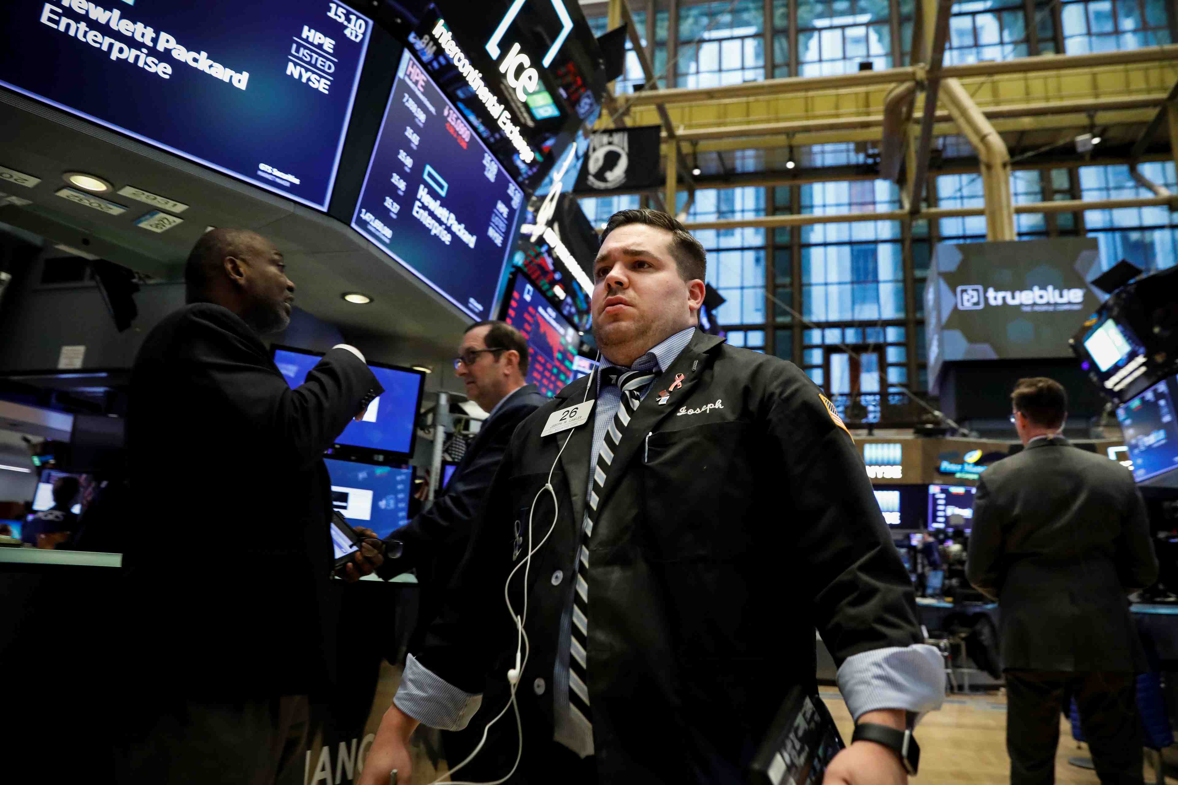 Wall street ouvre sur une note hesitante