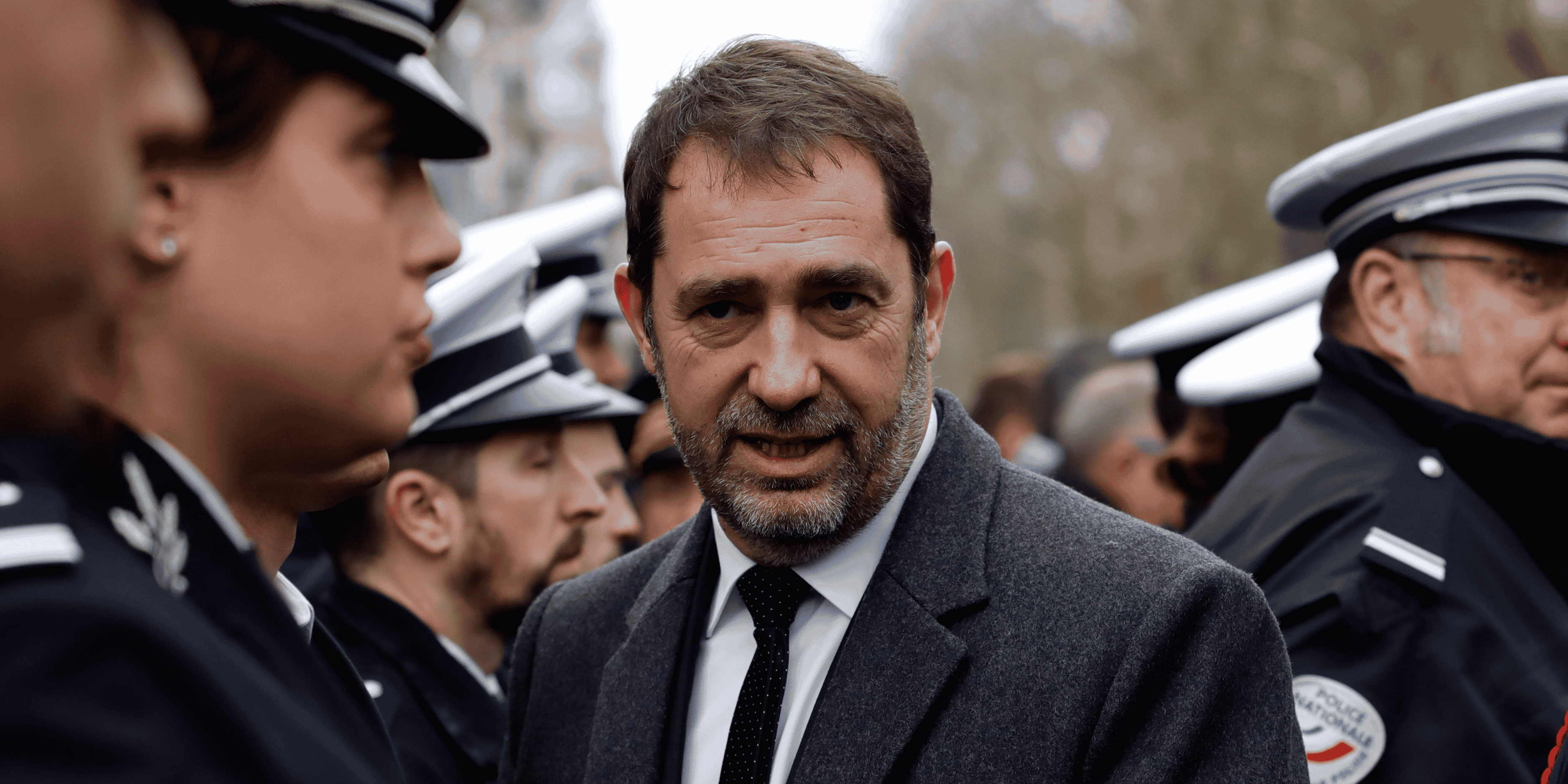 Castaner refuse de retirer les lanceurs de balles de defense