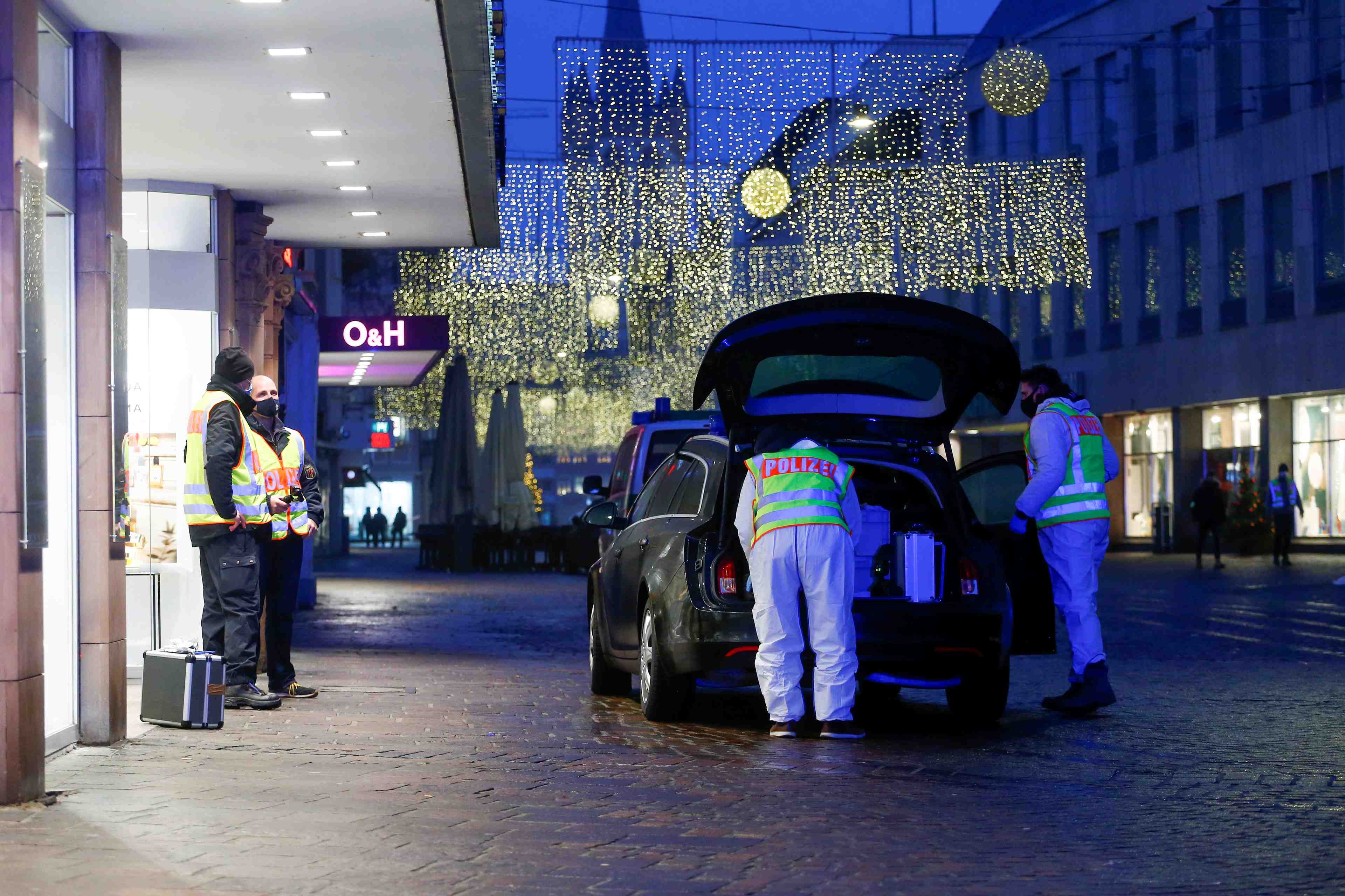 Allemagne: une voiture percute des pietons a treves, deux morts