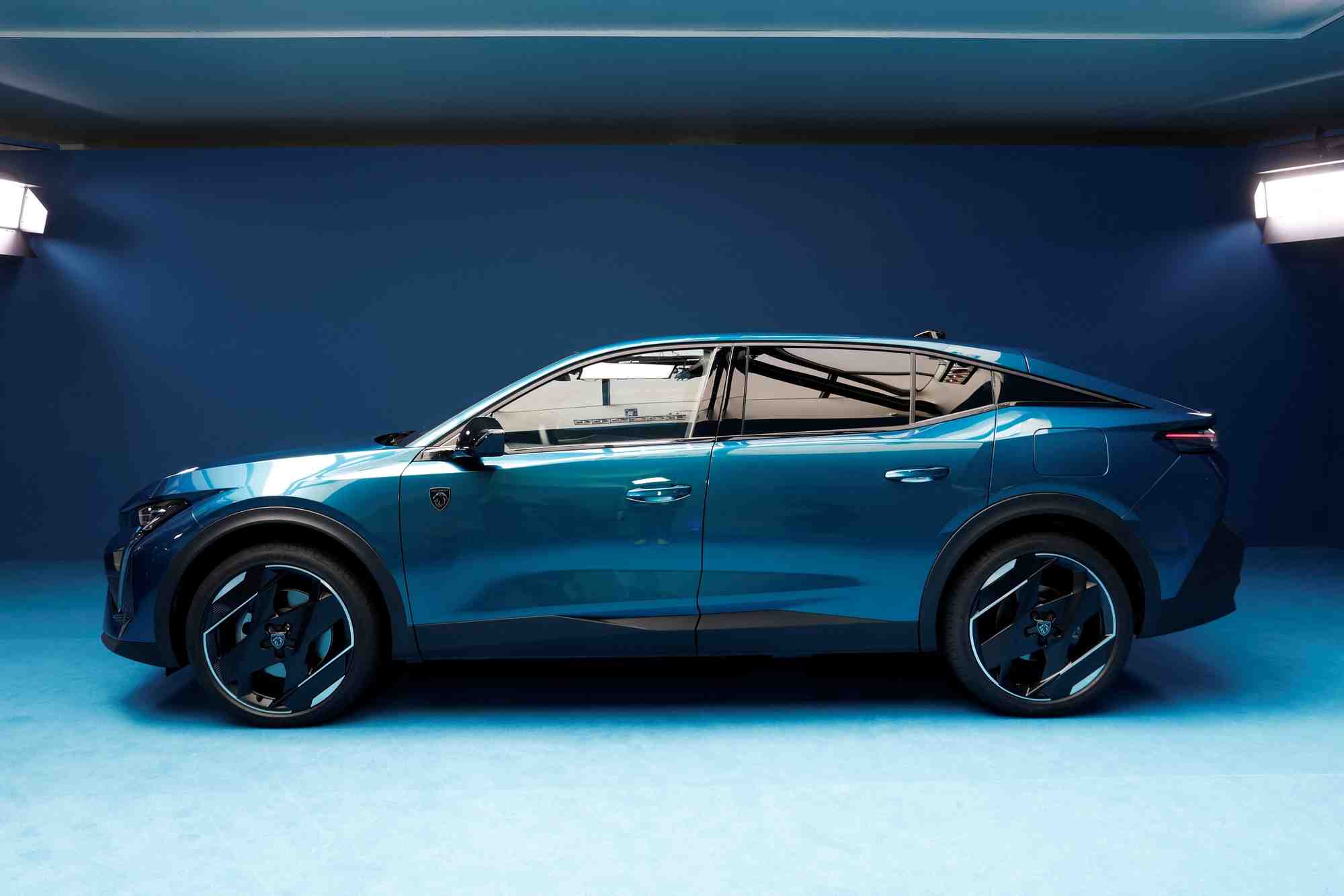 Stellantis prepare l'apres-suv avec sa nouvelle peugeot 408