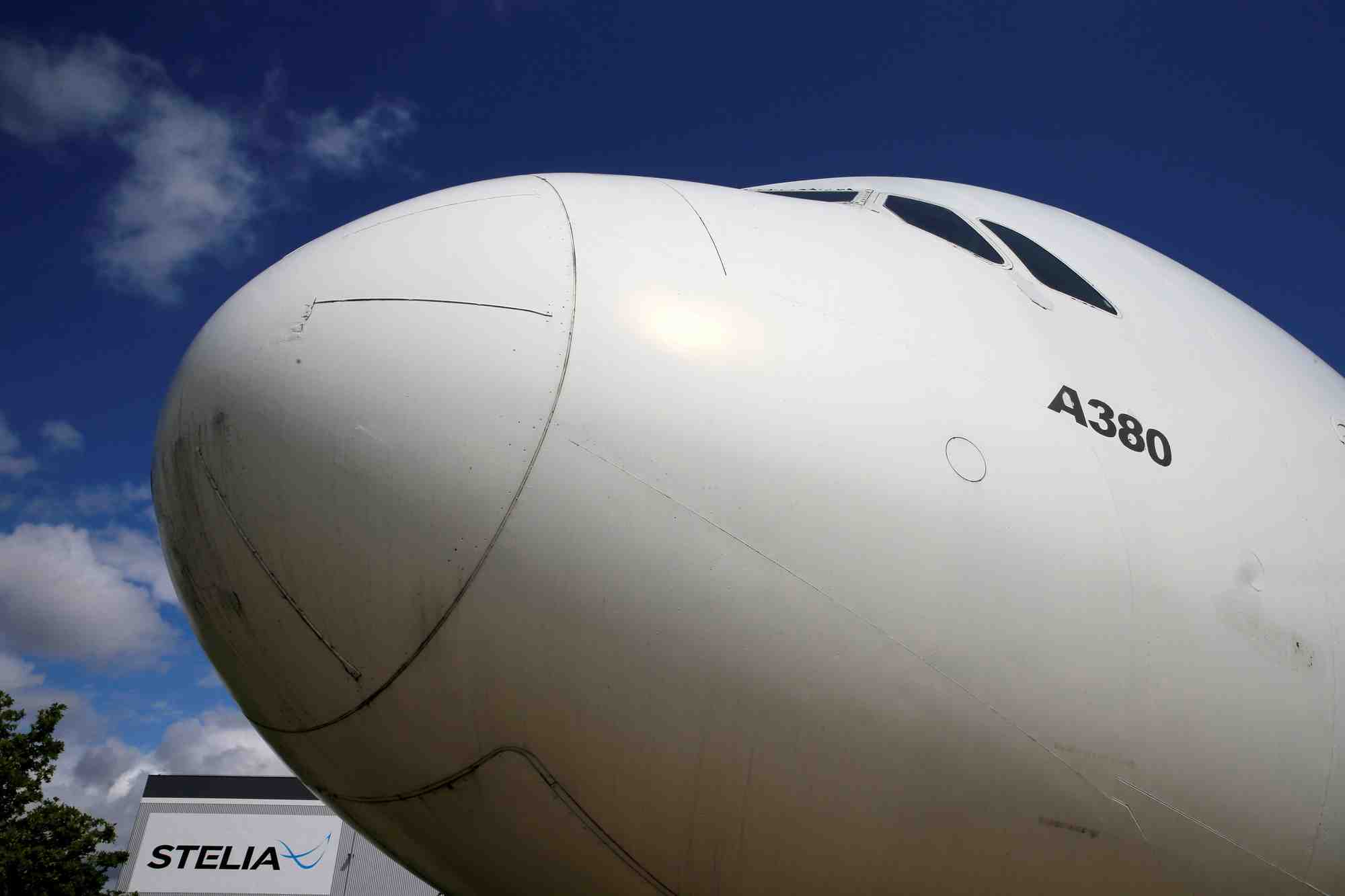 Un avion airbus a380 a meaulte, en france