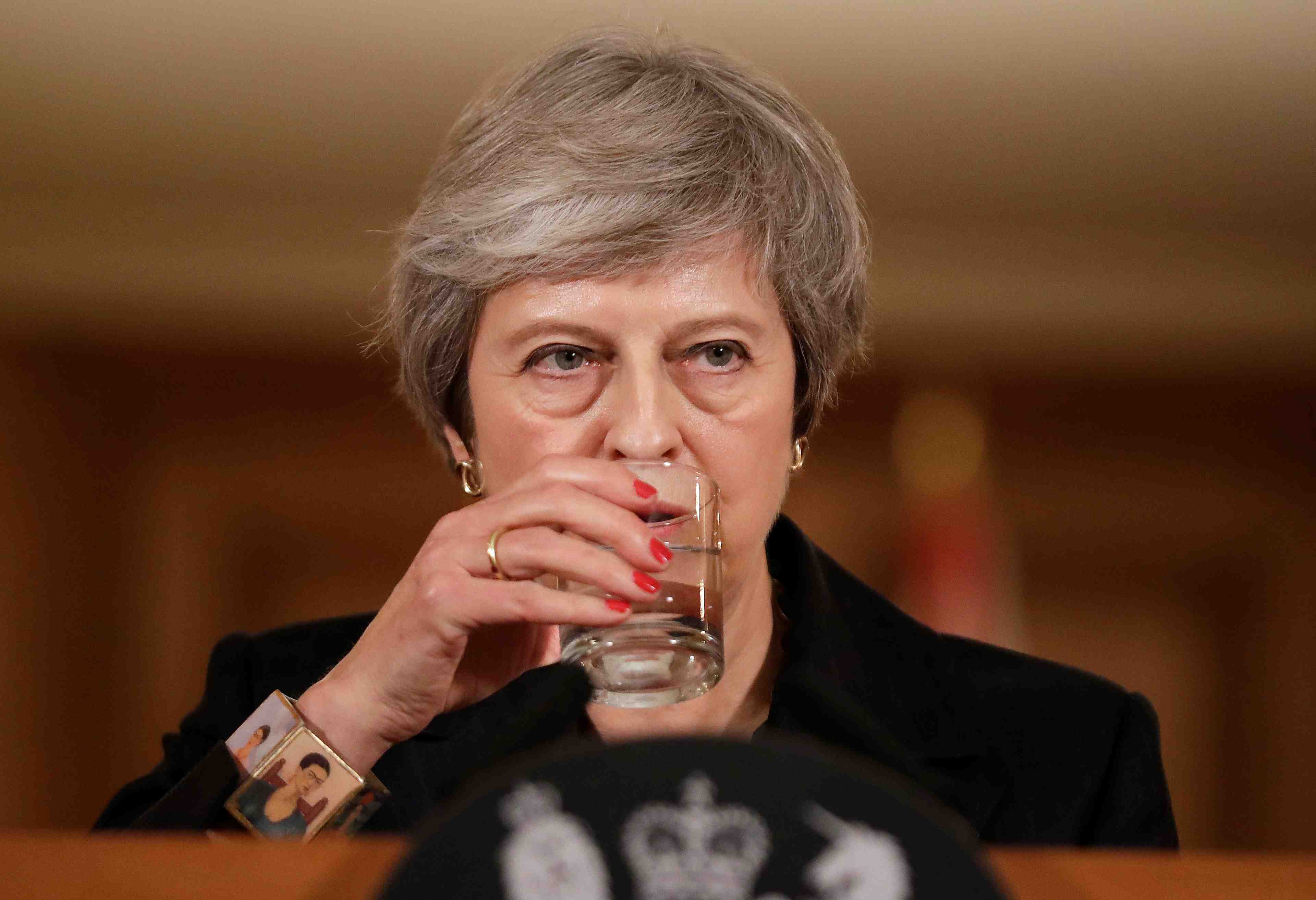 Un "brexiter" nomme ministre du brexit, may prend les negociations en main