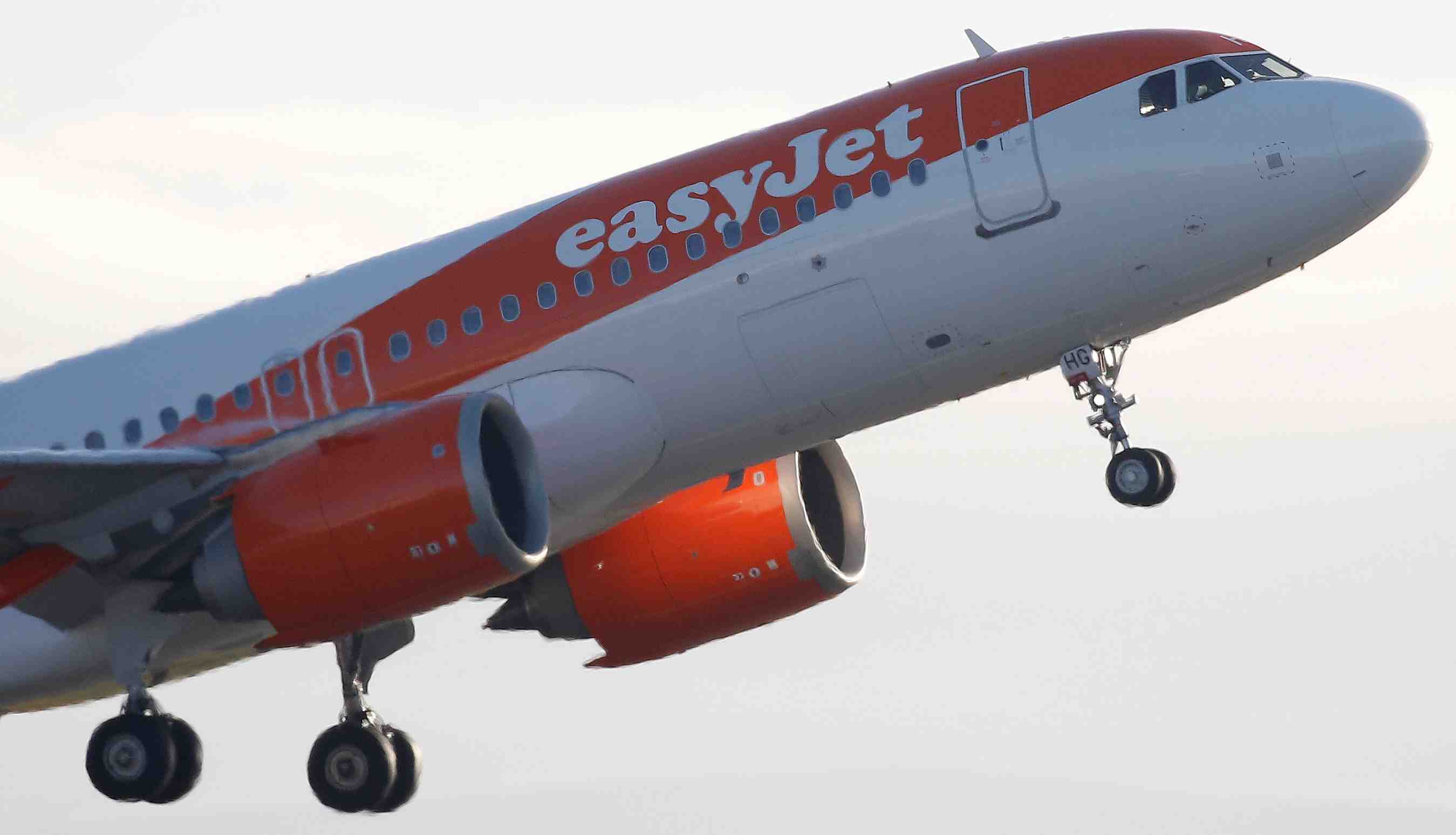 Le fondateur d'easyjet echoue a evincer la direction