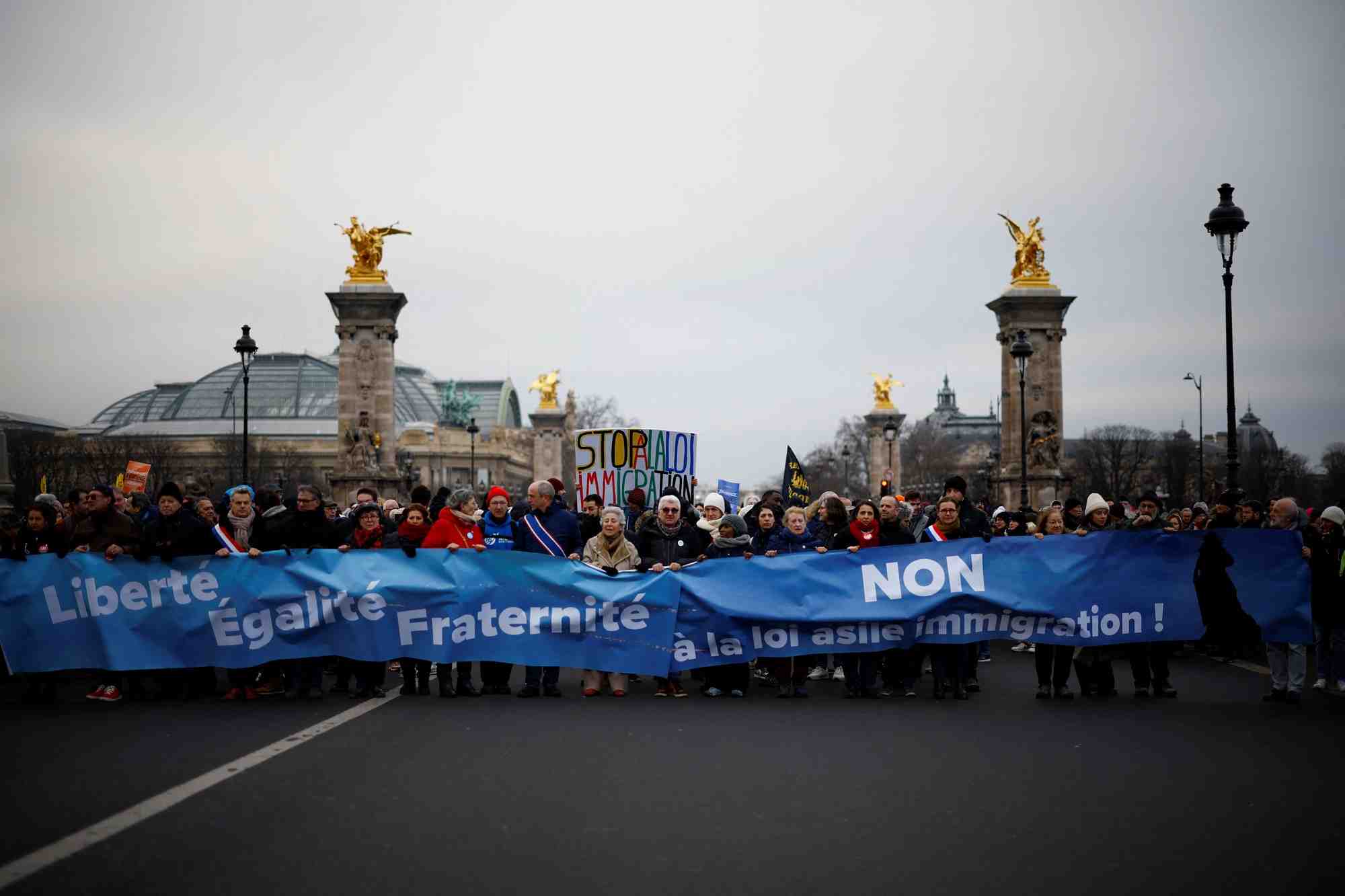 Marche citoyenne contre la loi sur l'immigration, dite "loi darmanin", a paris