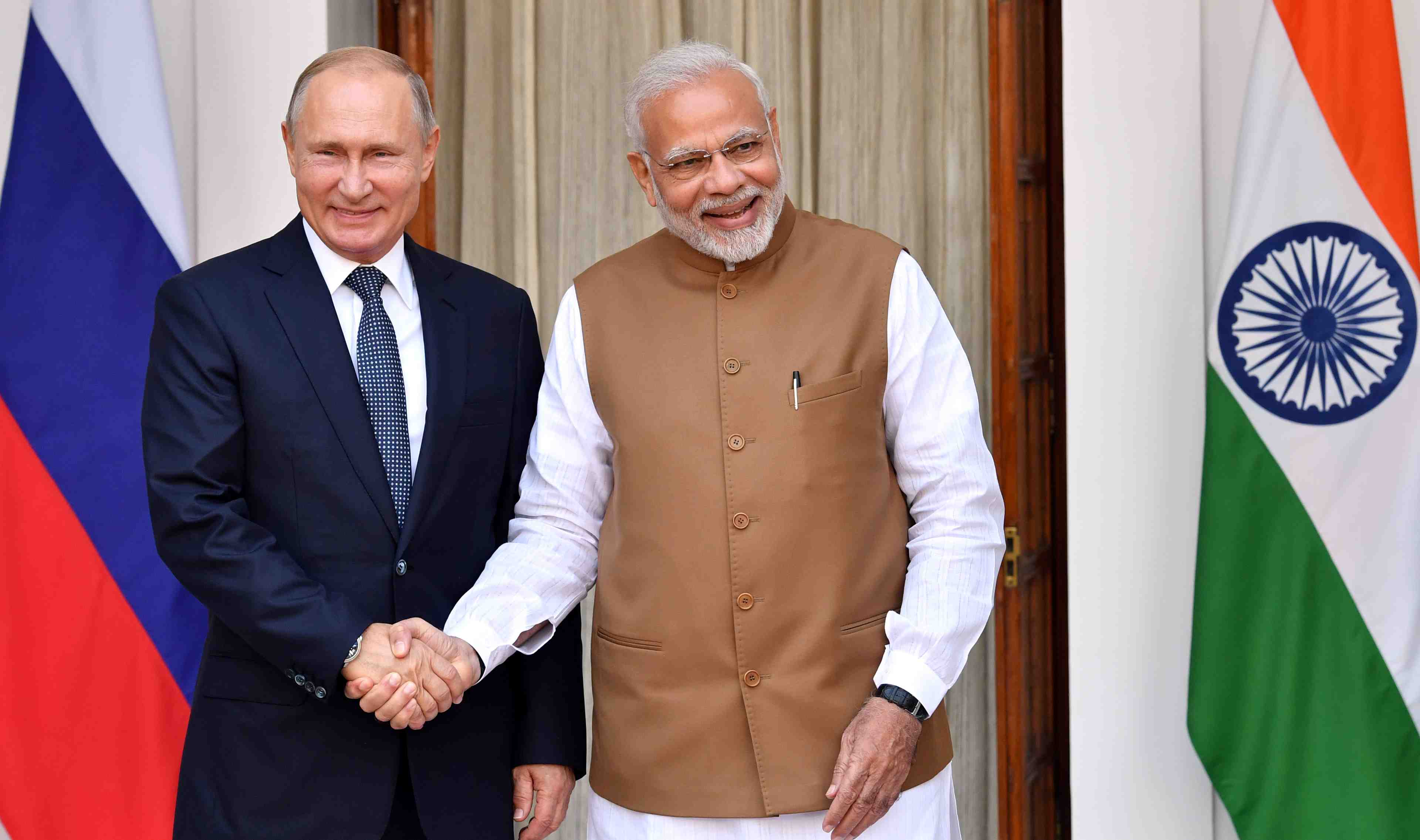 L'inde et la russie signent des accords commerciaux et d'armement