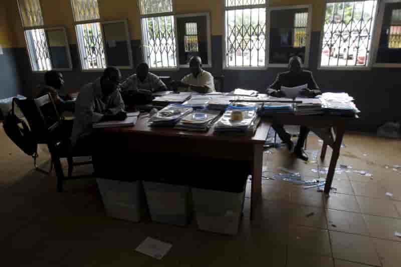 Le principal opposant au president guineen se retire du processus electoral