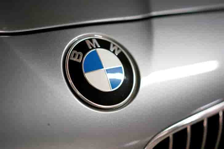 Ventes records en 2017 pour bmw, mais mercedes conserve l'avantage