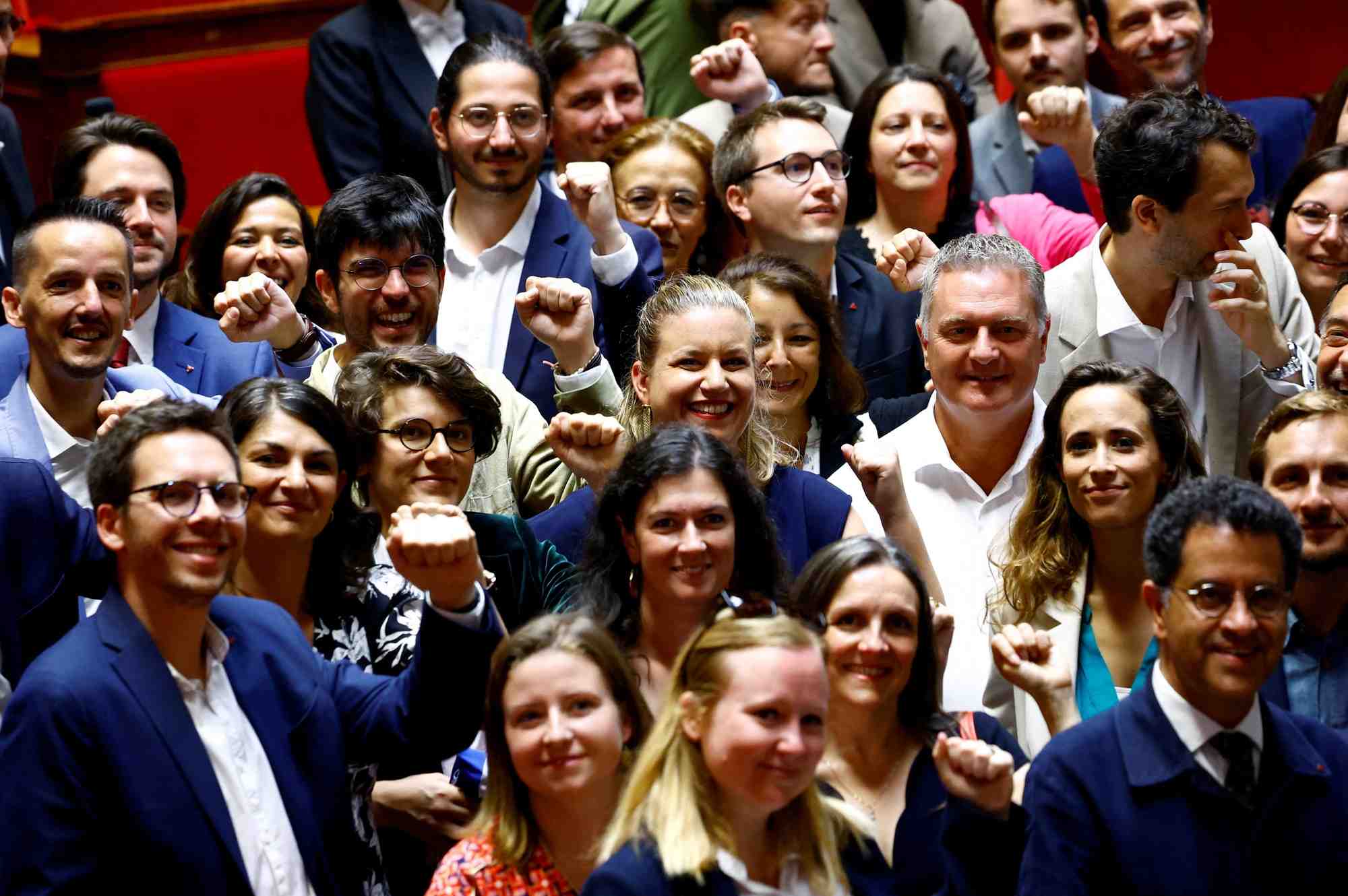 Mathilde panot visite l'assemblee nationale avec les nouveaux elus de lfi