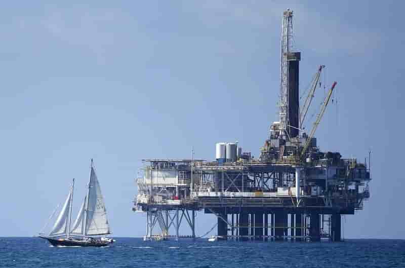 La stabilisation des prix du petrole jugee precaire