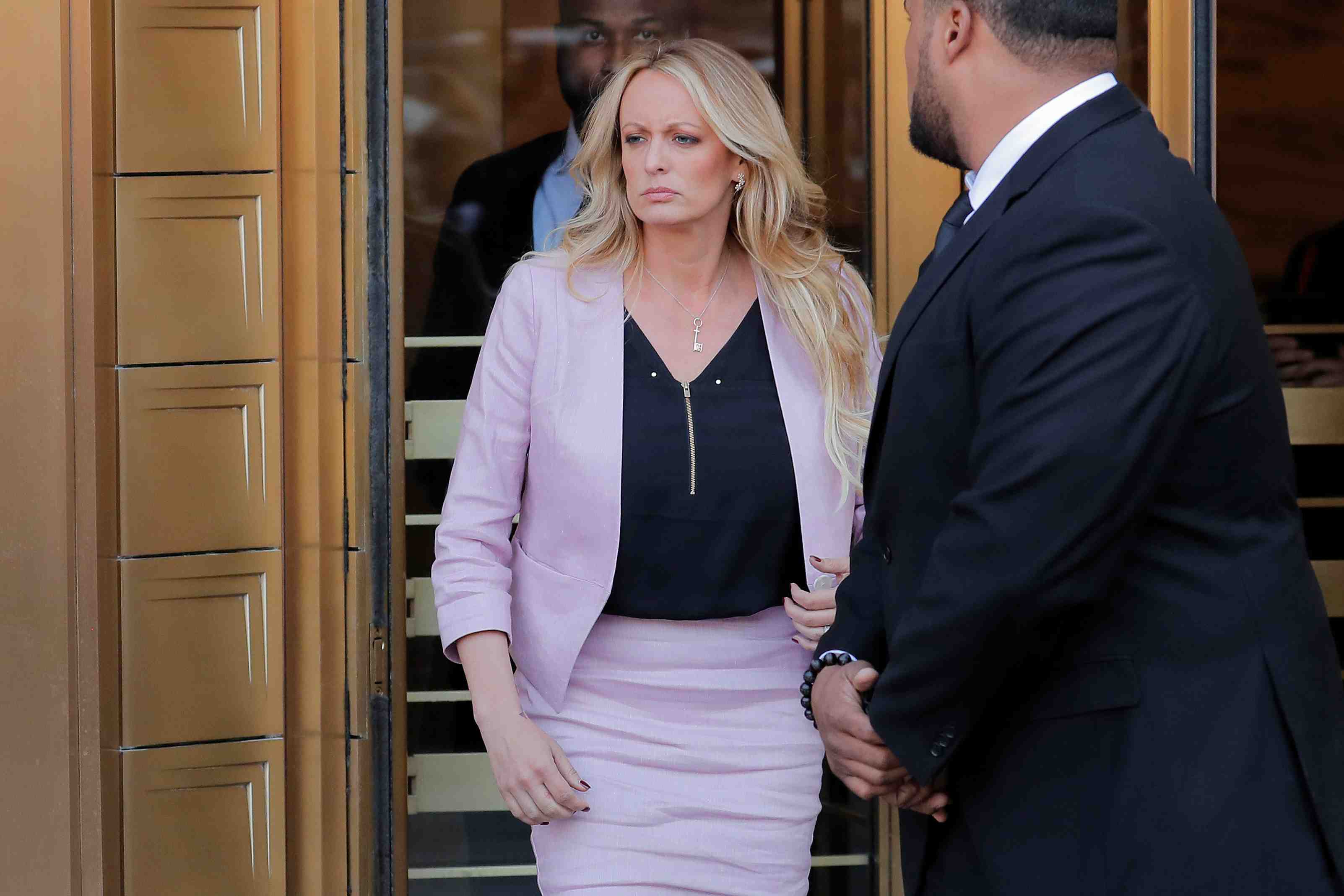 Trump a bien rembourse son avocat apres le versement a stormy daniels
