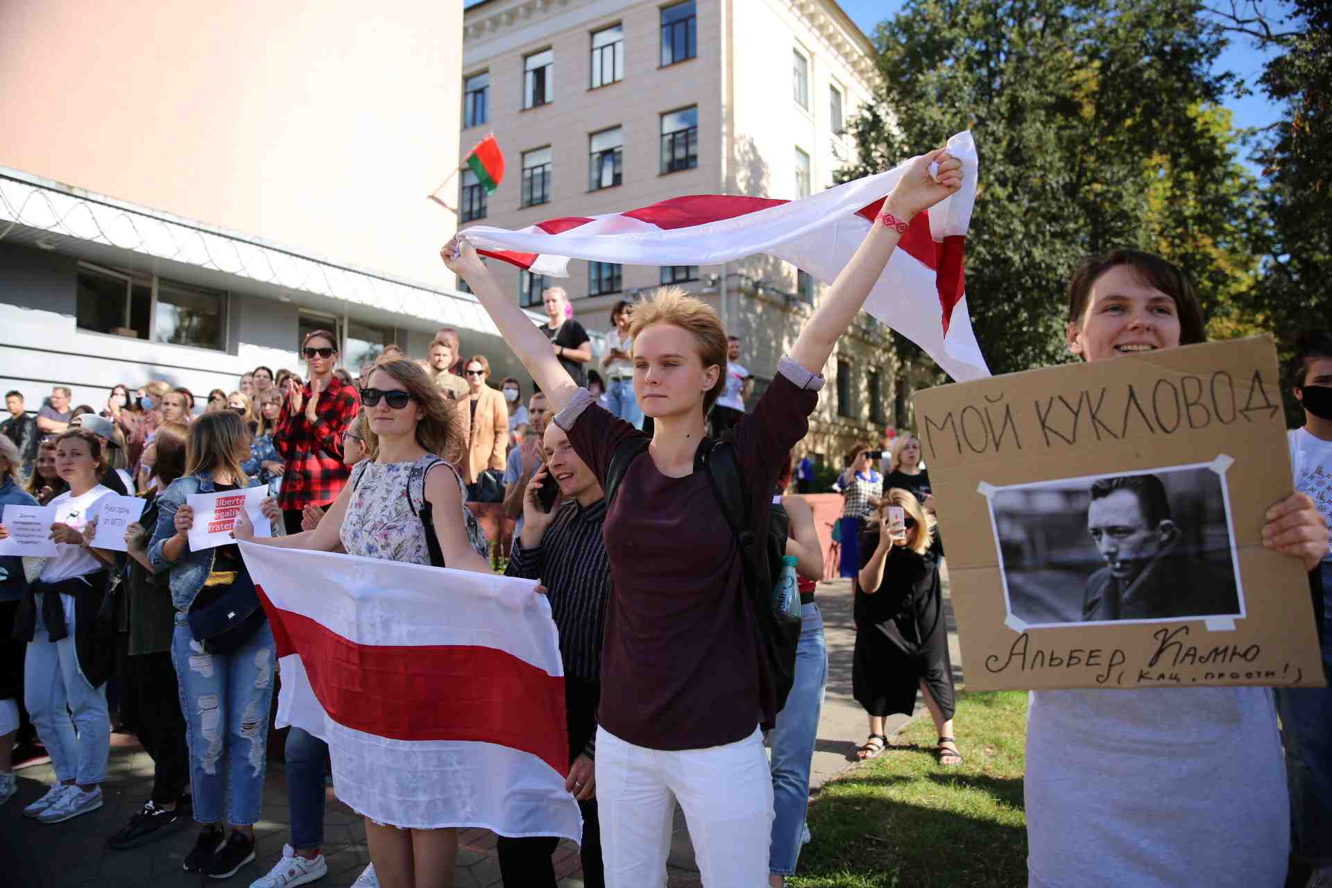 Femmes et etudiants manifestent en bielorussie