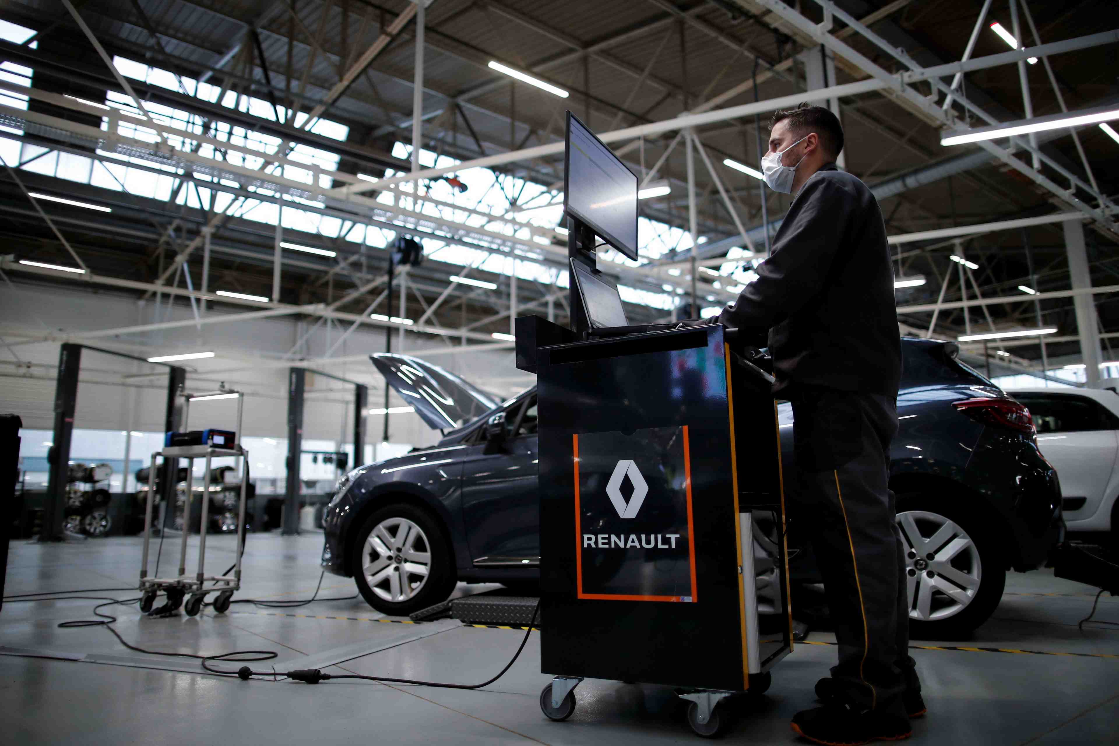 Renault vise un milliard d'euros d'activite sur le nouveau flins