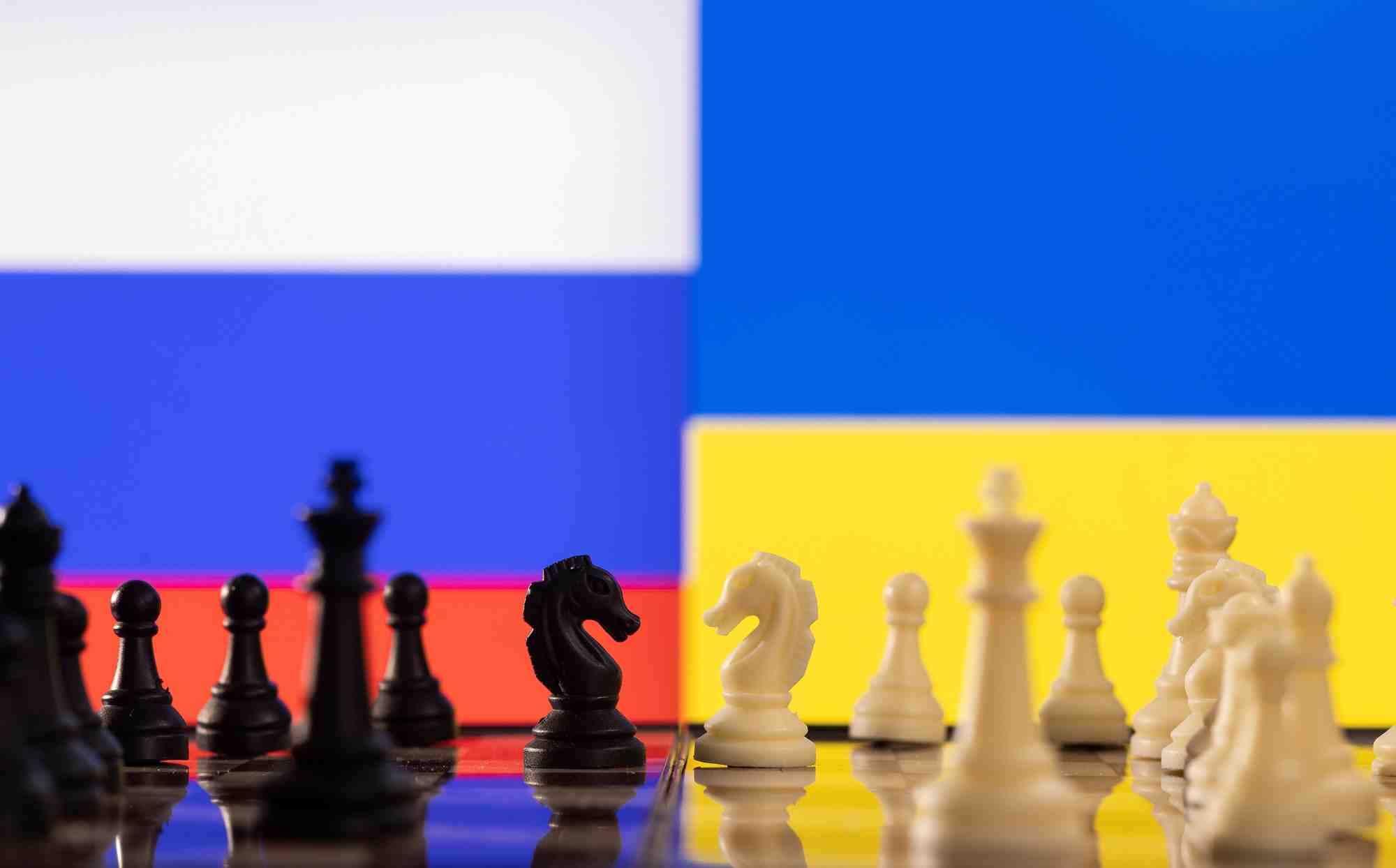 Illustration des drapeaux de la russie et de l'ukraine