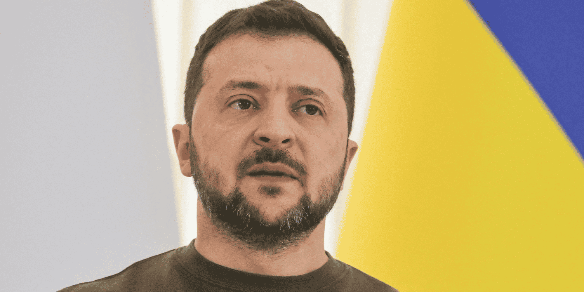 « Les Russes inhumains frappent de nouveau », a commenté le président Volodymyr Zelensky dans une courte allocution diffusée sur les réseaux sociaux.