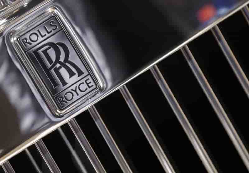 Rolls-Royce supprime 2.600 postes, change de directeur financier