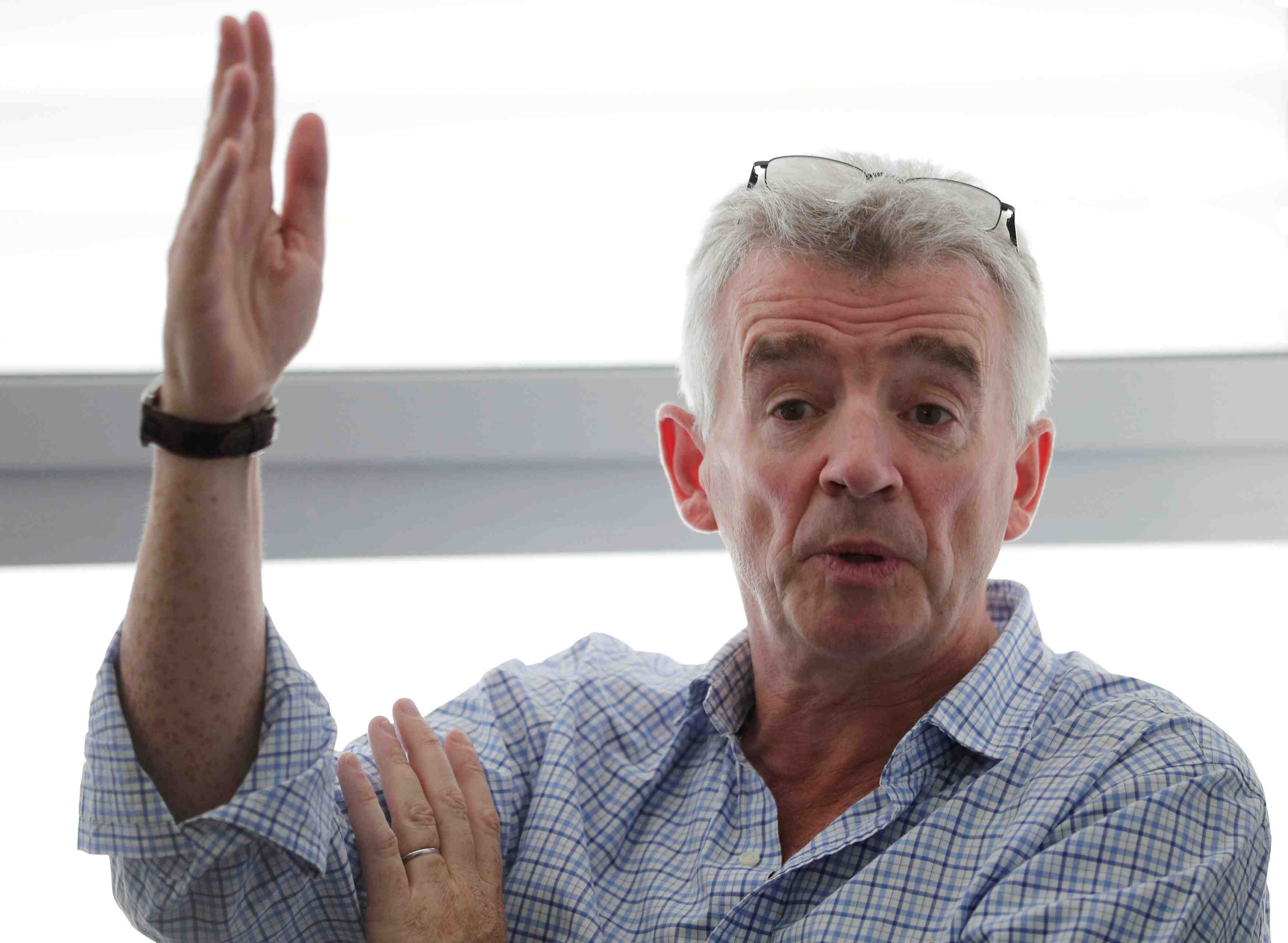 Face aux greves, ryanair menace de delocaliser des emplois