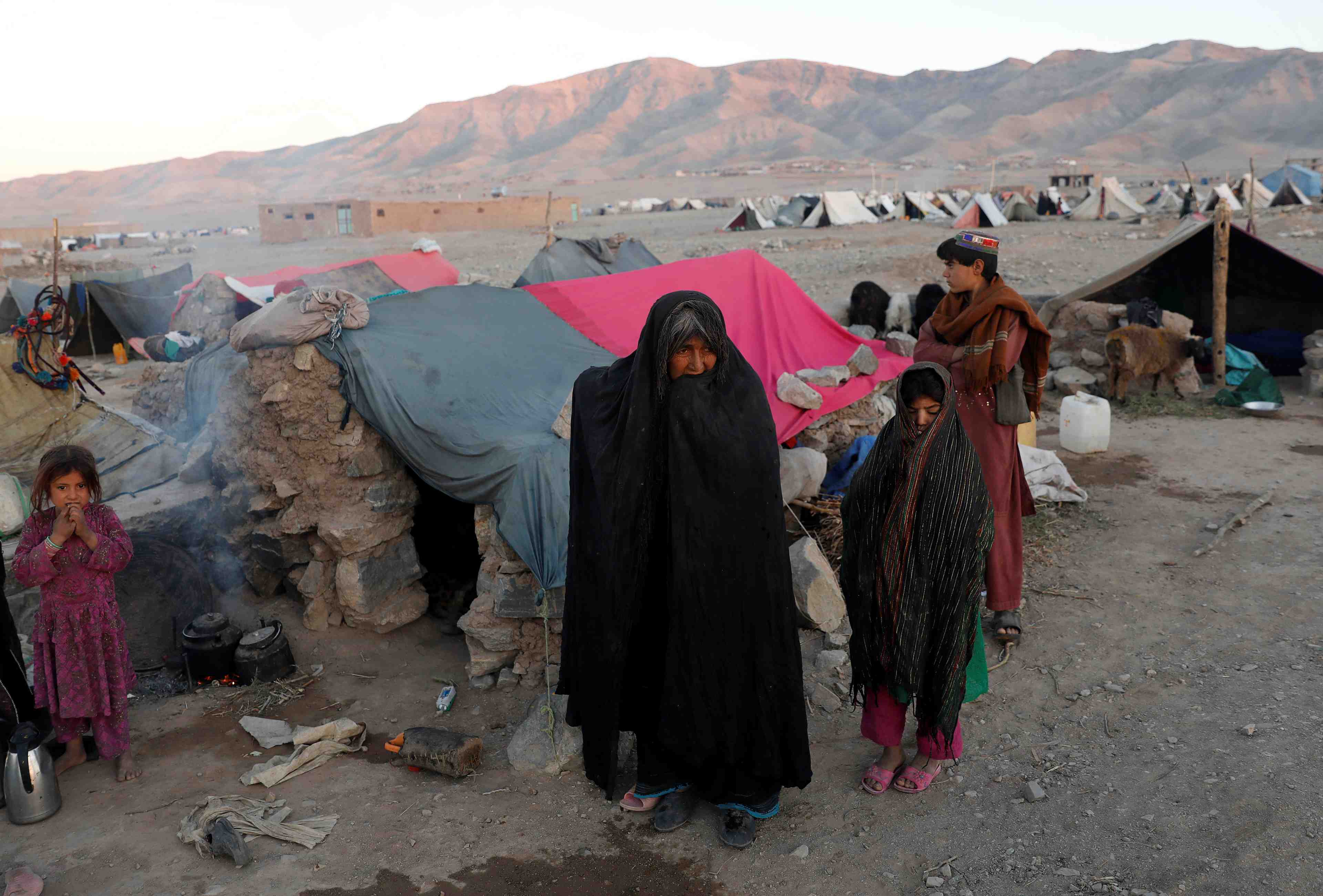 Les voisins de l'afghanistan redoutent un afflux de refugies