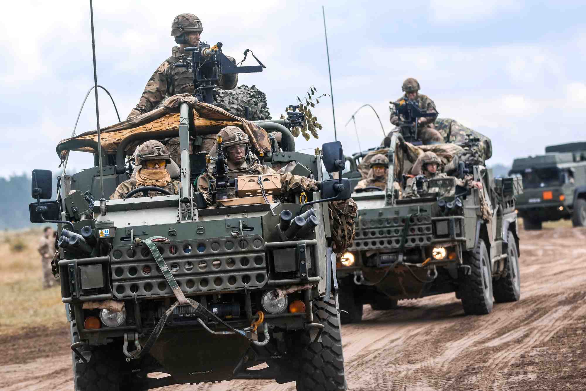 La grande-bretagne prevoit d'envoyer des vehicules blindes en ukraine, selon the times