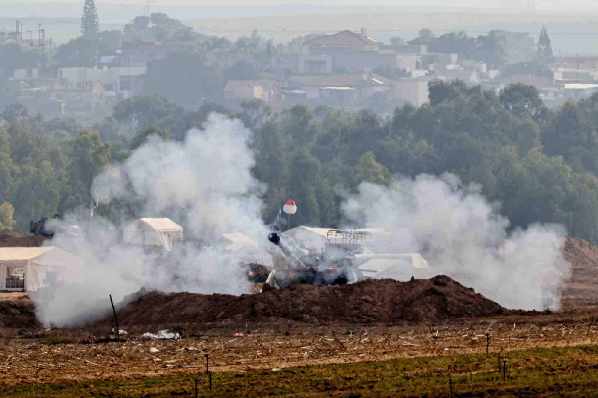 Un vehicule militaire israelien a la frontiere avec gaza