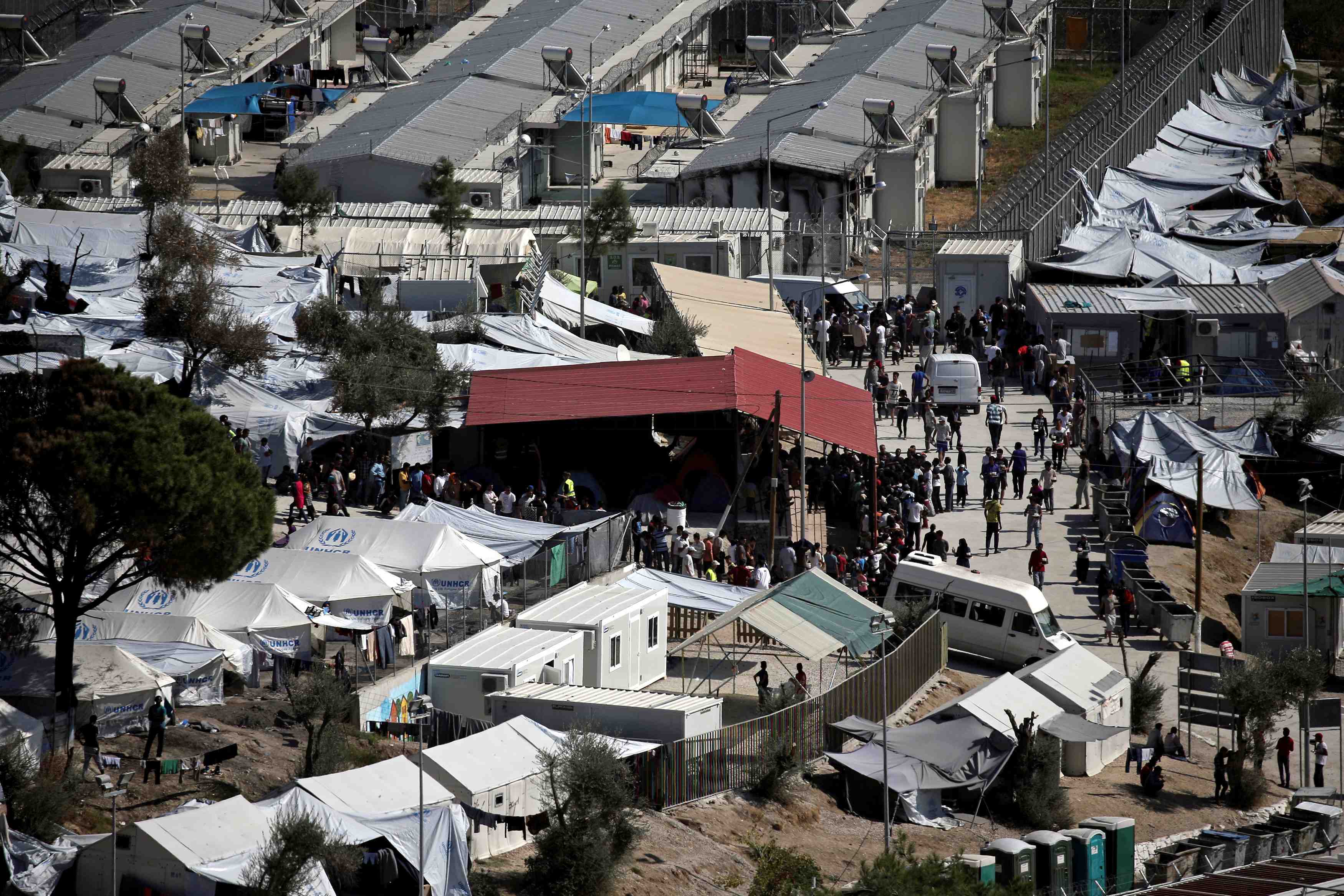 Deux morts dans un incendie dans un camp de refugies de lesbos