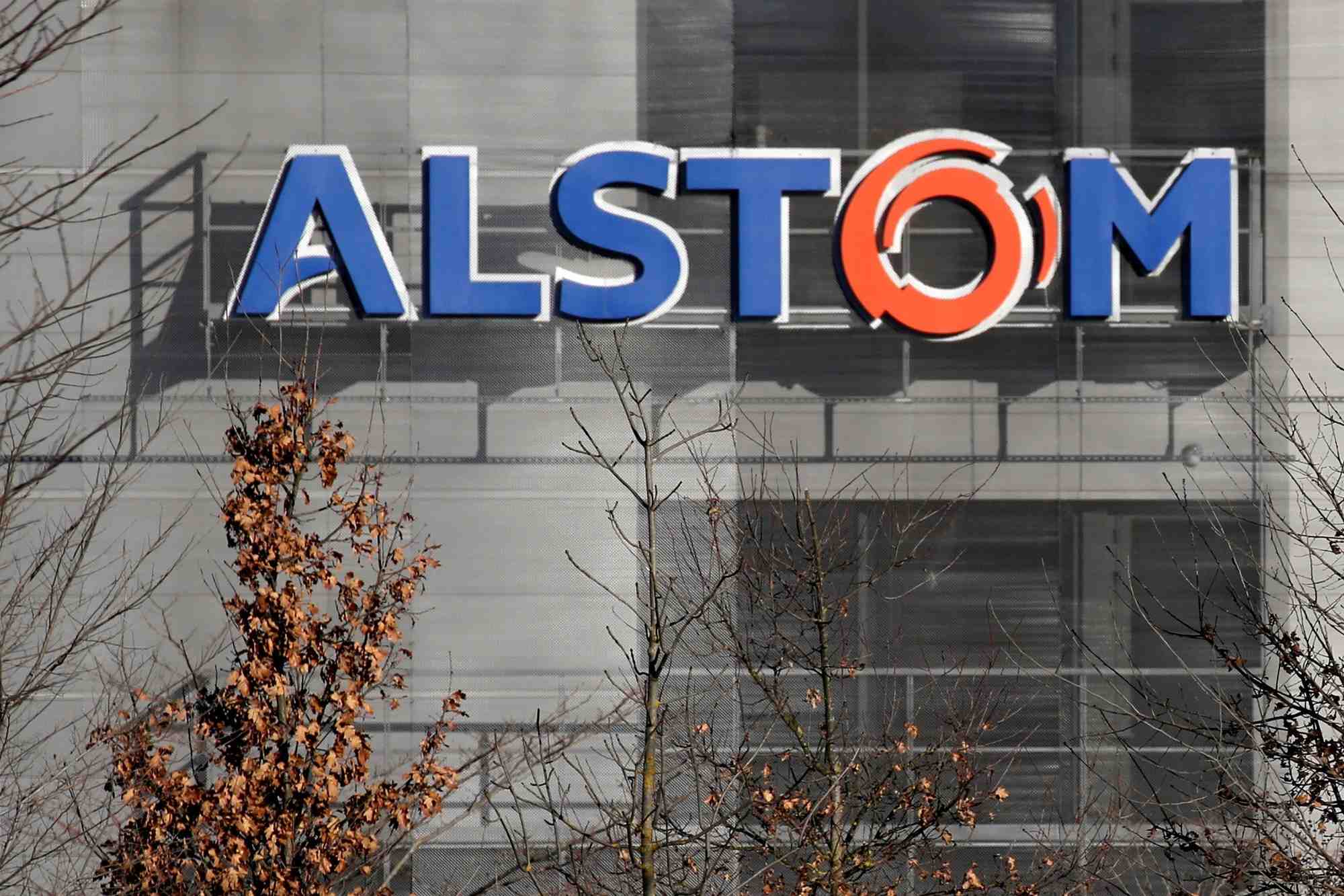 Alstom s'attend a un flux de tresorerie libre negatif de pres de 2 milliard d'euros au 1er semestre