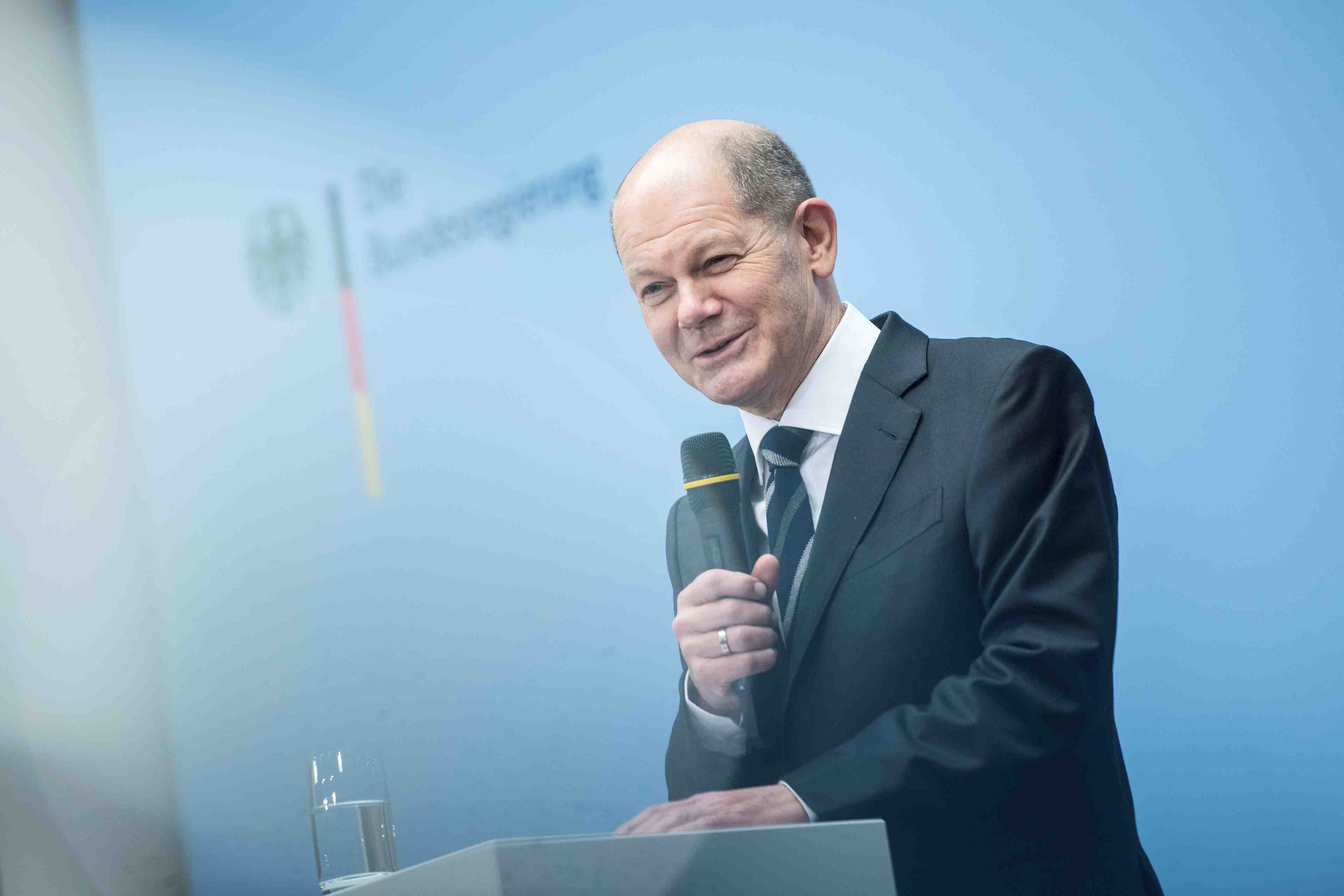 L'allemagne doit constituer des reserves budgetaires pour la prochaine crise, declare scholz