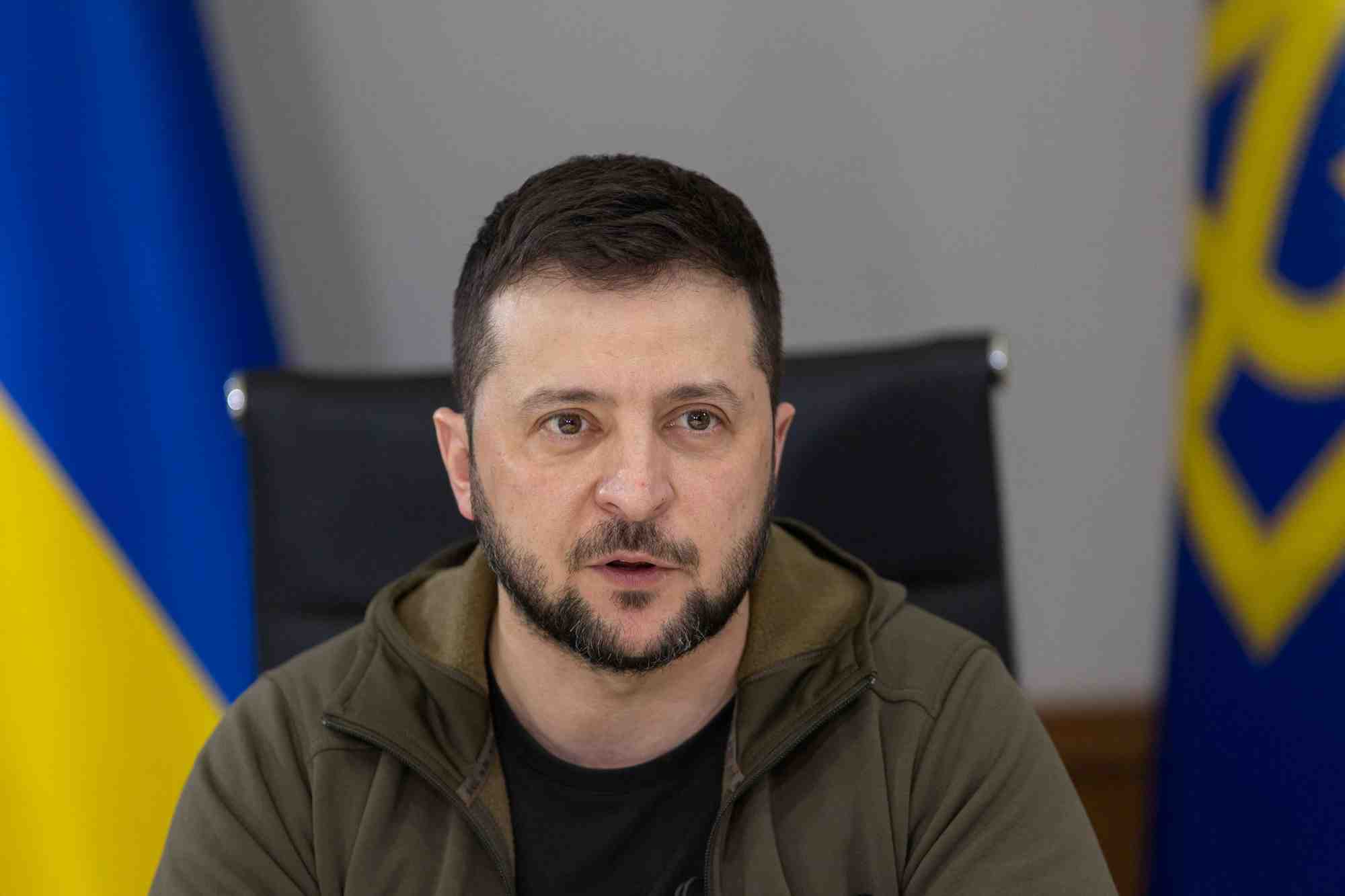 Ukraine: zelensky appelle l'occident a trouver un accord concernant un embargo sur le petrole russe