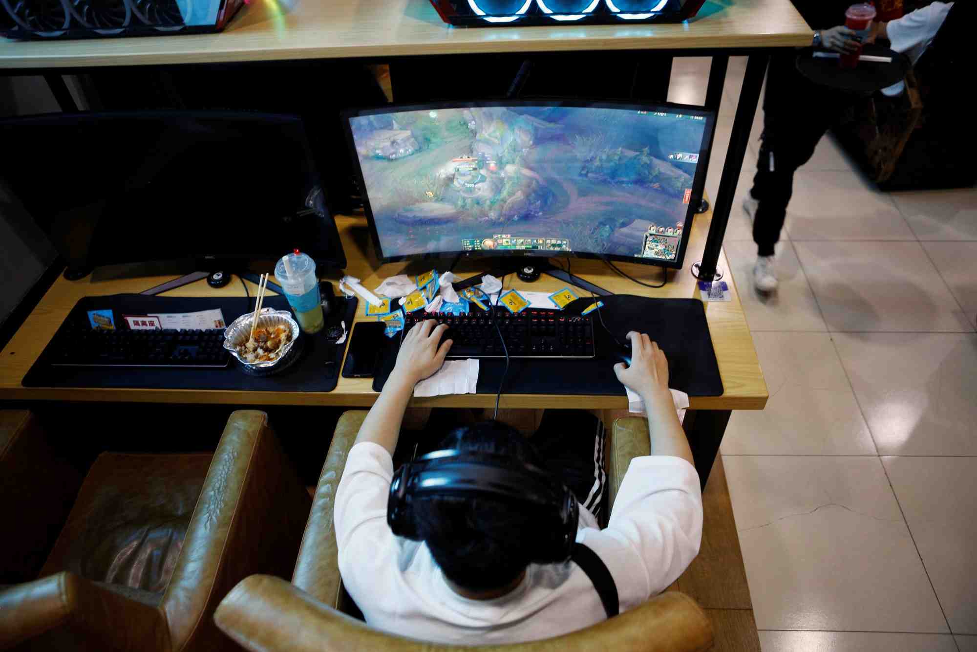 La chine accorde les premieres licences de jeux en ligne depuis juillet