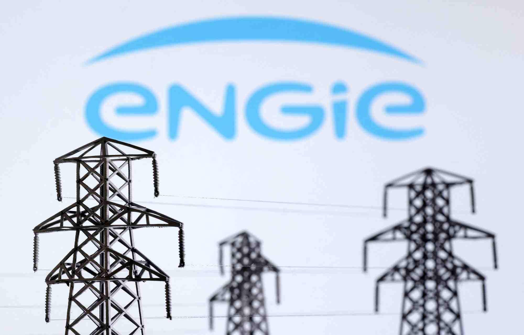 Illustration montrant des miniatures de pylones de transmission d'energie electrique et le logo engie