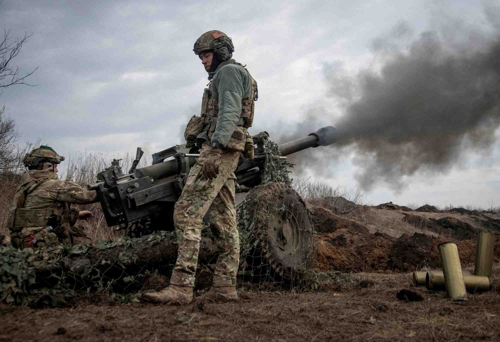 Photo d'archives des militaires ukrainiens sur une ligne de front pres de bakhmout