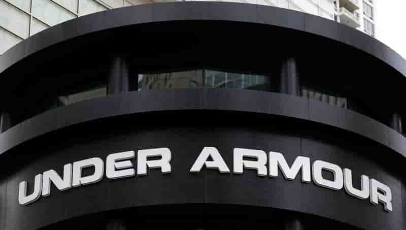 Under armour reduit ses previsions, le titre baisse