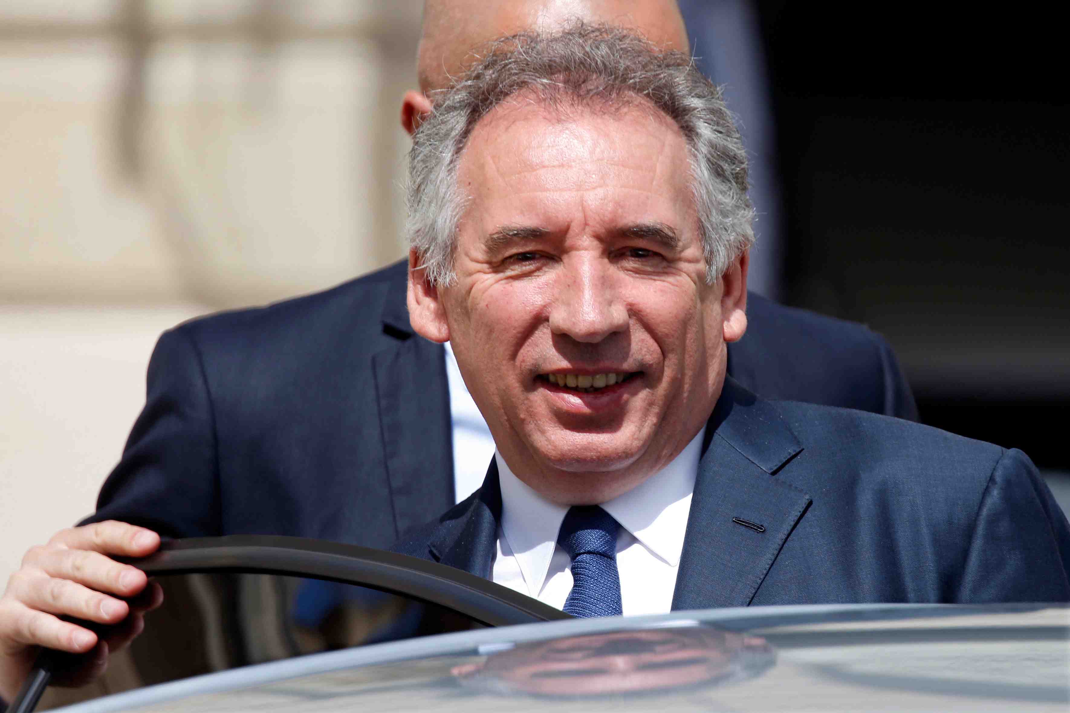 L'elysee doit tirer profit du rapport benalla, dit bayrou