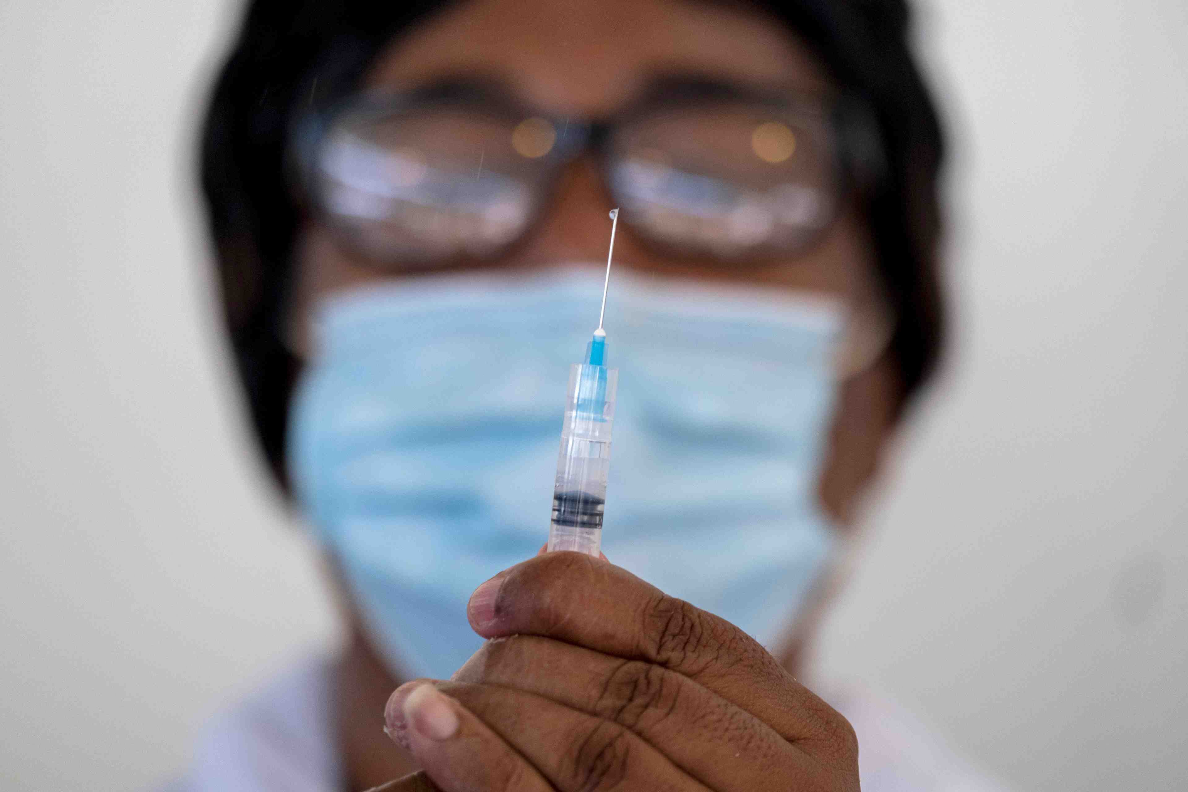 Coronavirus: la fda enquete sur un eventuel surrisque cardiaque plus eleve que prevu avec le vaccin moderna