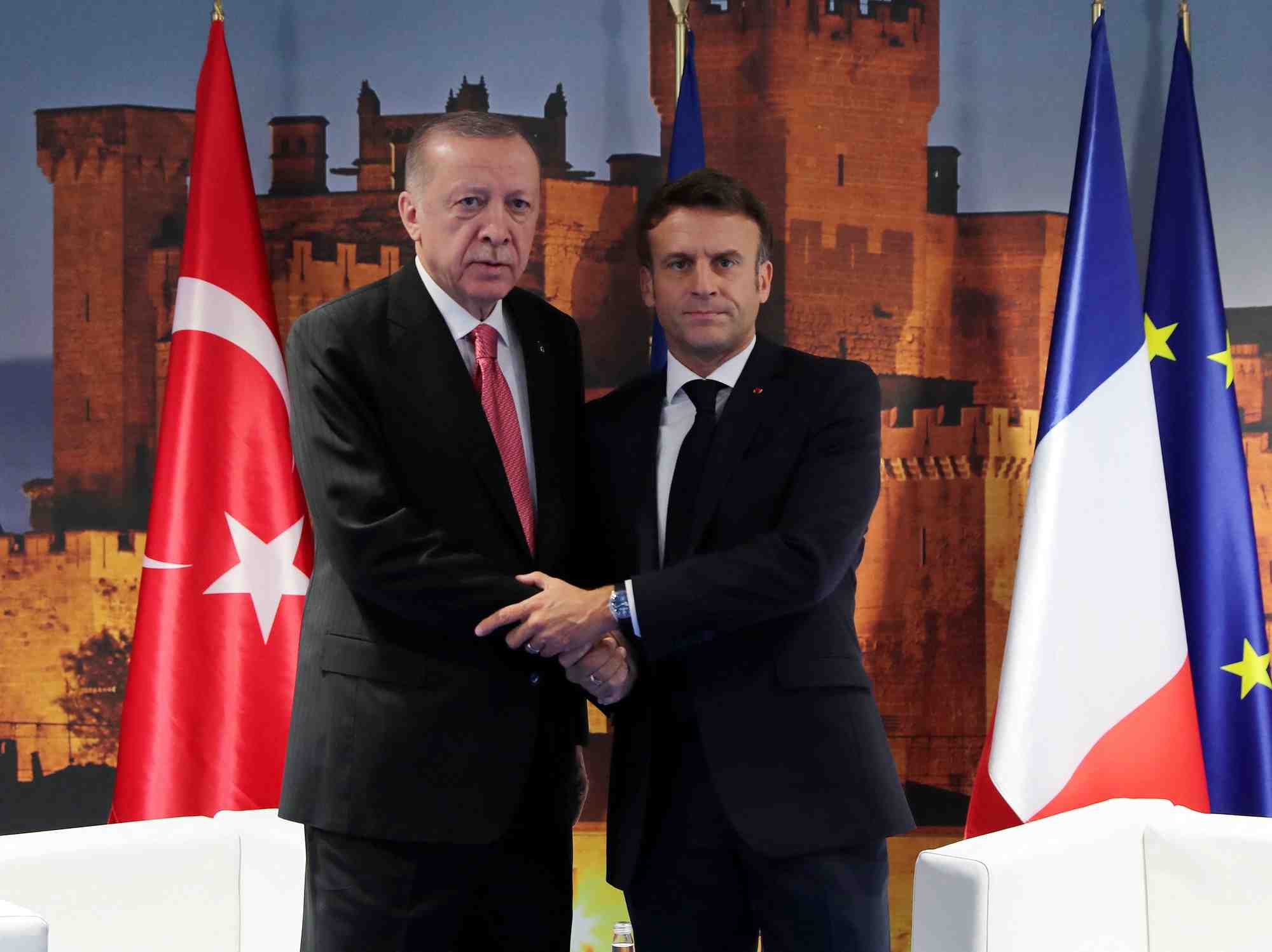 Otan: macron salue aupres d'erdogan l'accord trouve sur la suede et la finlande